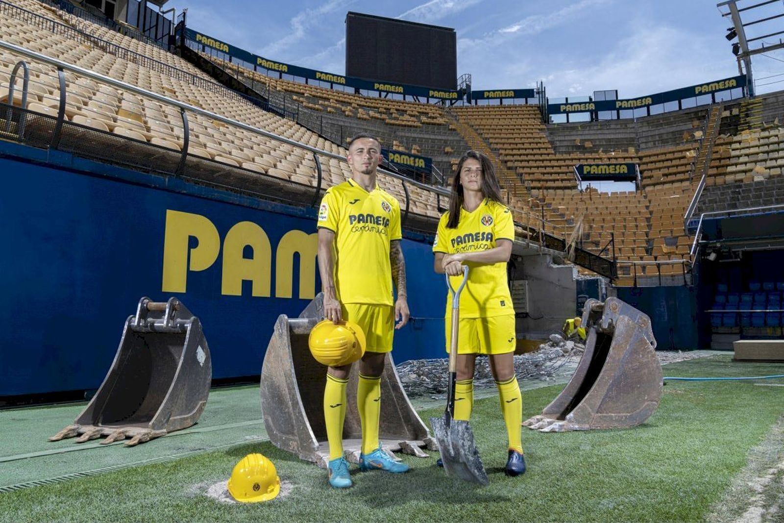 El Villarreal presenta su primera equipación amarilla casi sin cambios para la 22-23
