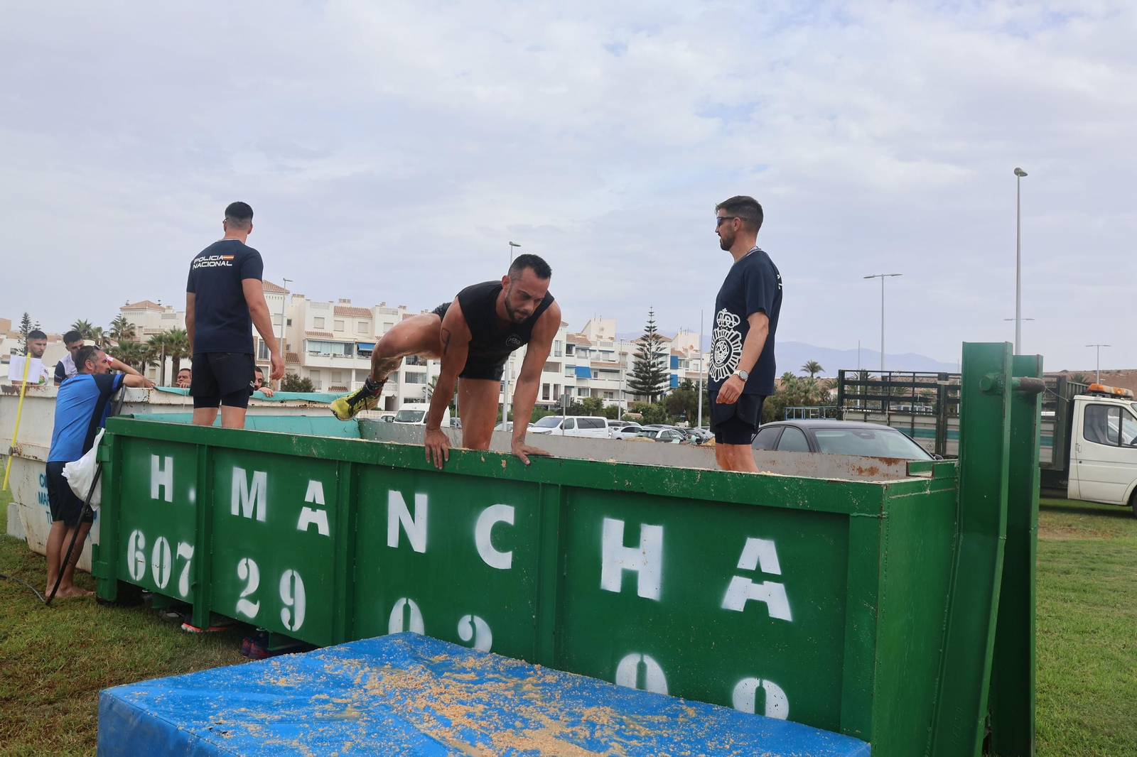 Las mejores imágenes de la II Ruta Anfibia por Tierra y por Mar de la Policía Nacional de El Ejido