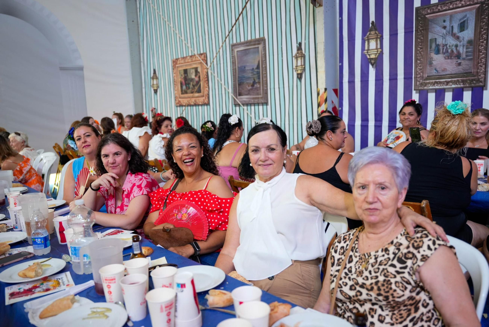 Las fotos de la comida de homenaje a la mujer en la Feria de Almería