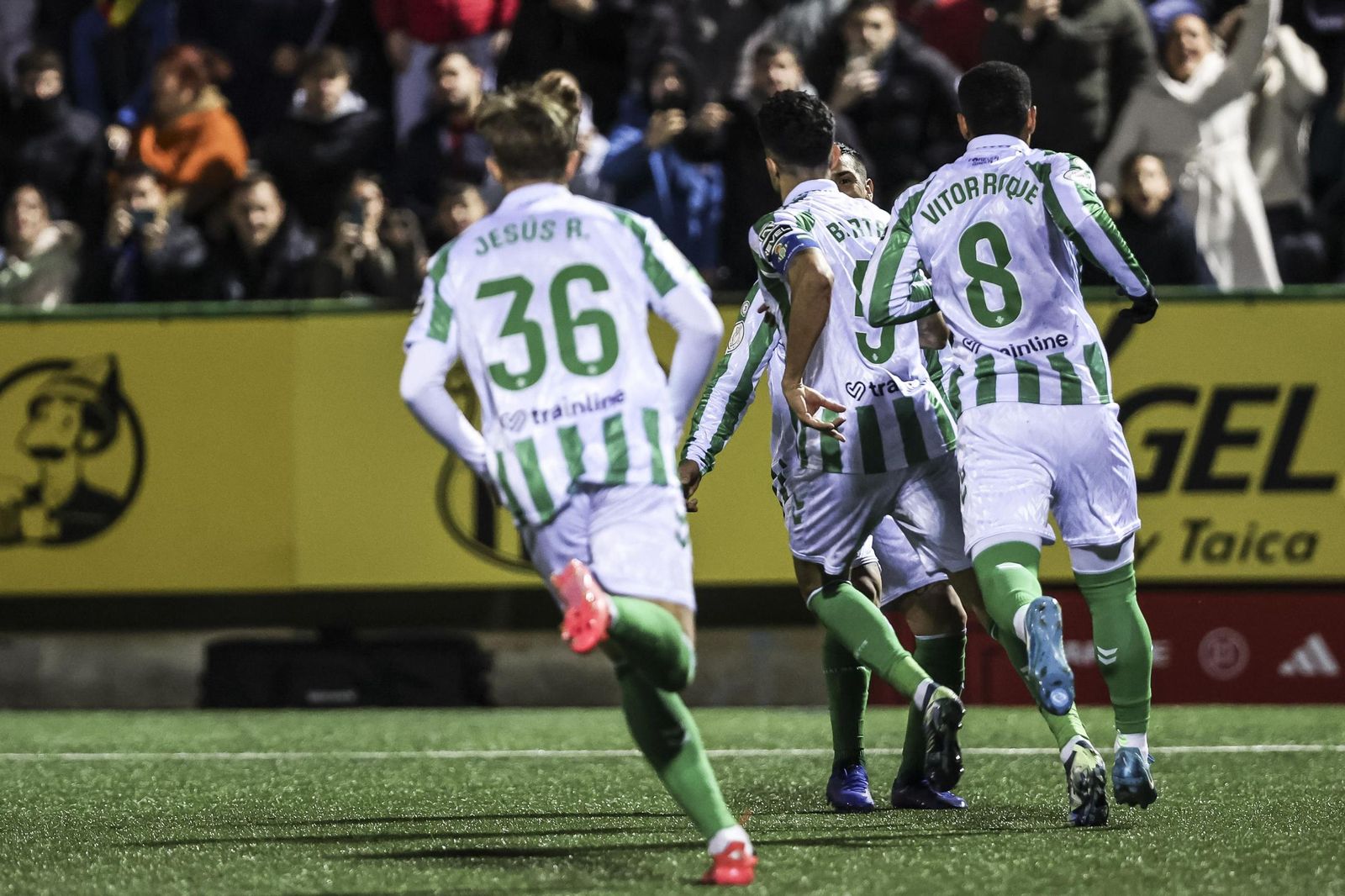 Las fotos del Sant Andreu - Betis de Copa del Rey