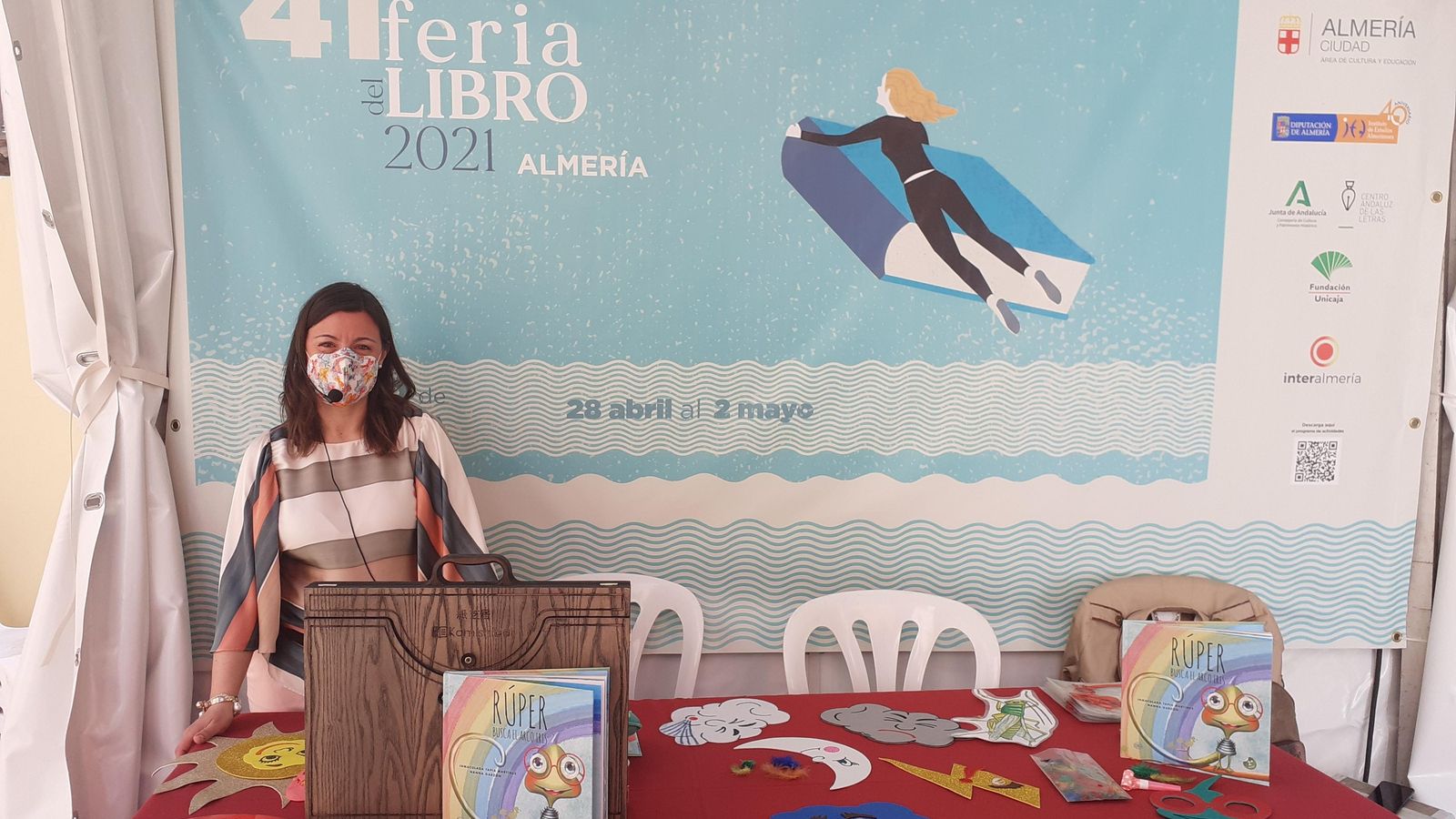 Imaculada Tapia presentó la obra en la 41ª Feria del Libro de Almería