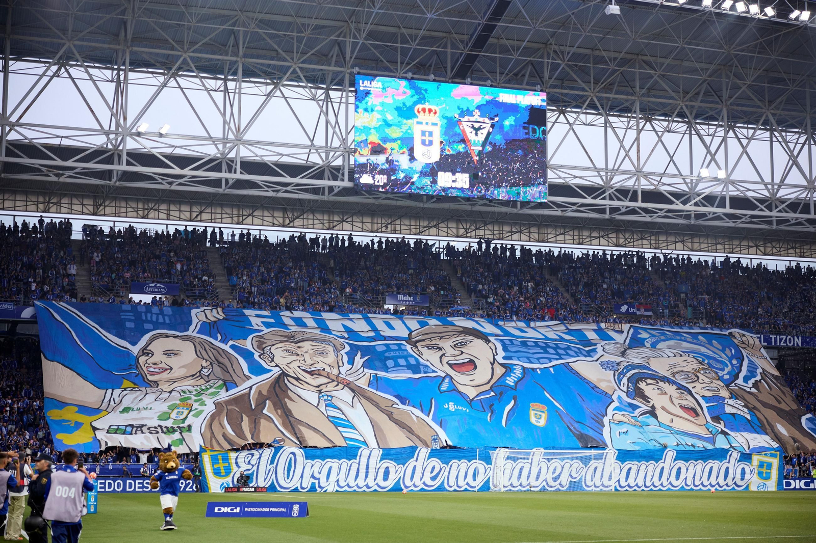 Las fotos del ascenso del Oviedo ante el Mirandés