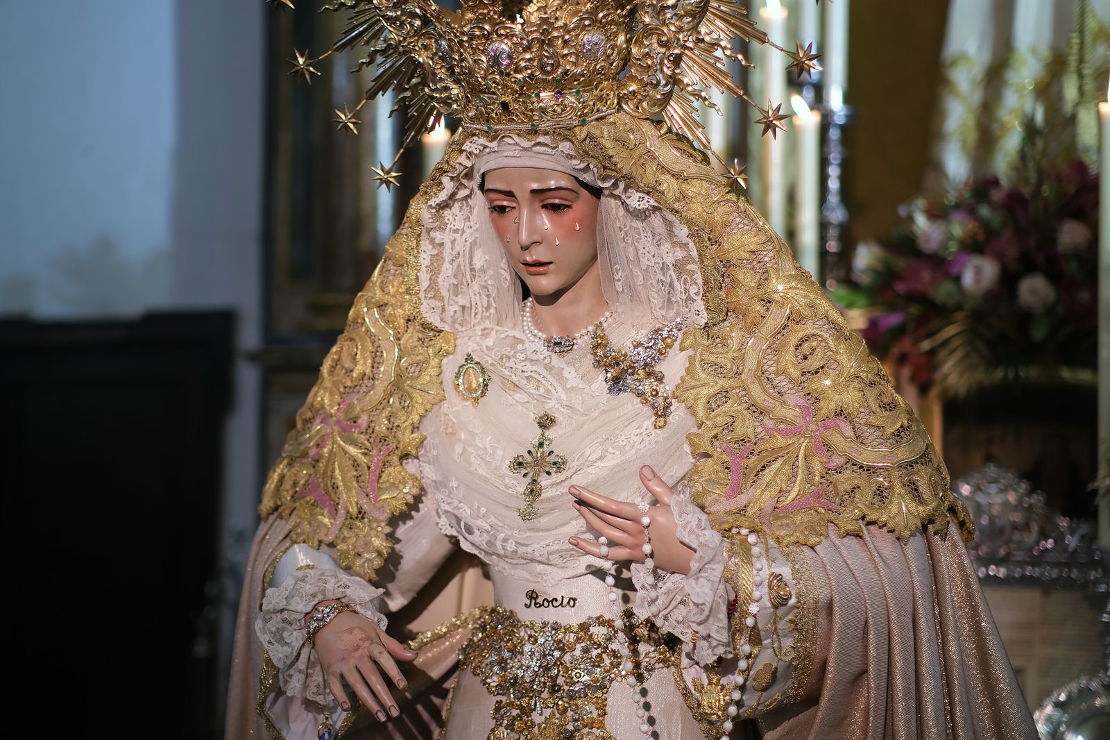 Las imágenes del besamanos a la Virgen del Rocío de la Redención