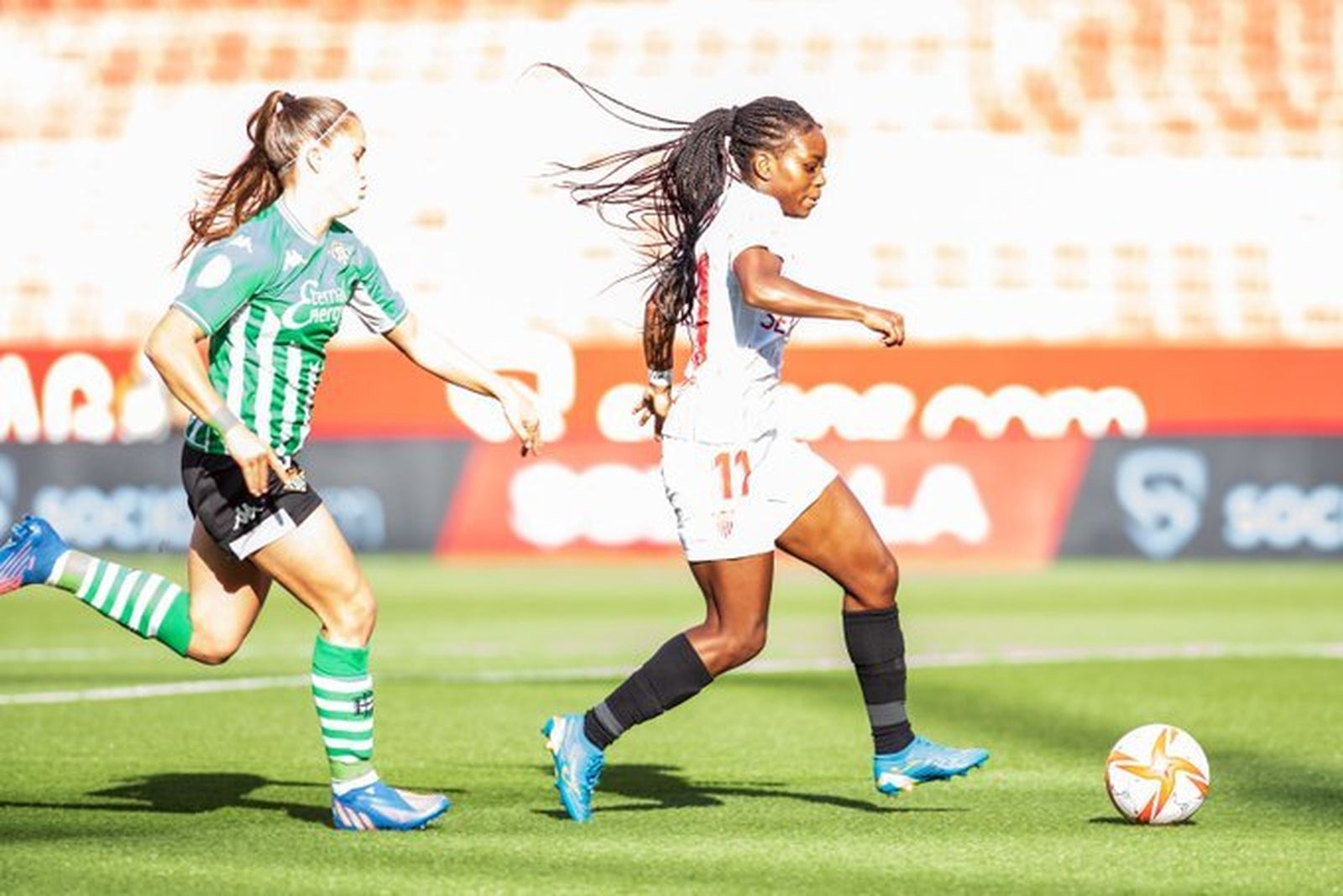 Tony Payne y Medina, en el último derbi femenino.