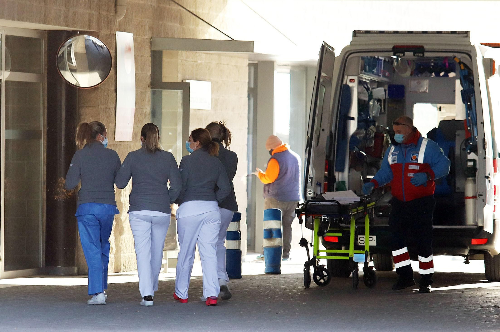 Inmediaciones del Hospital Juan Ramón Jiménez.