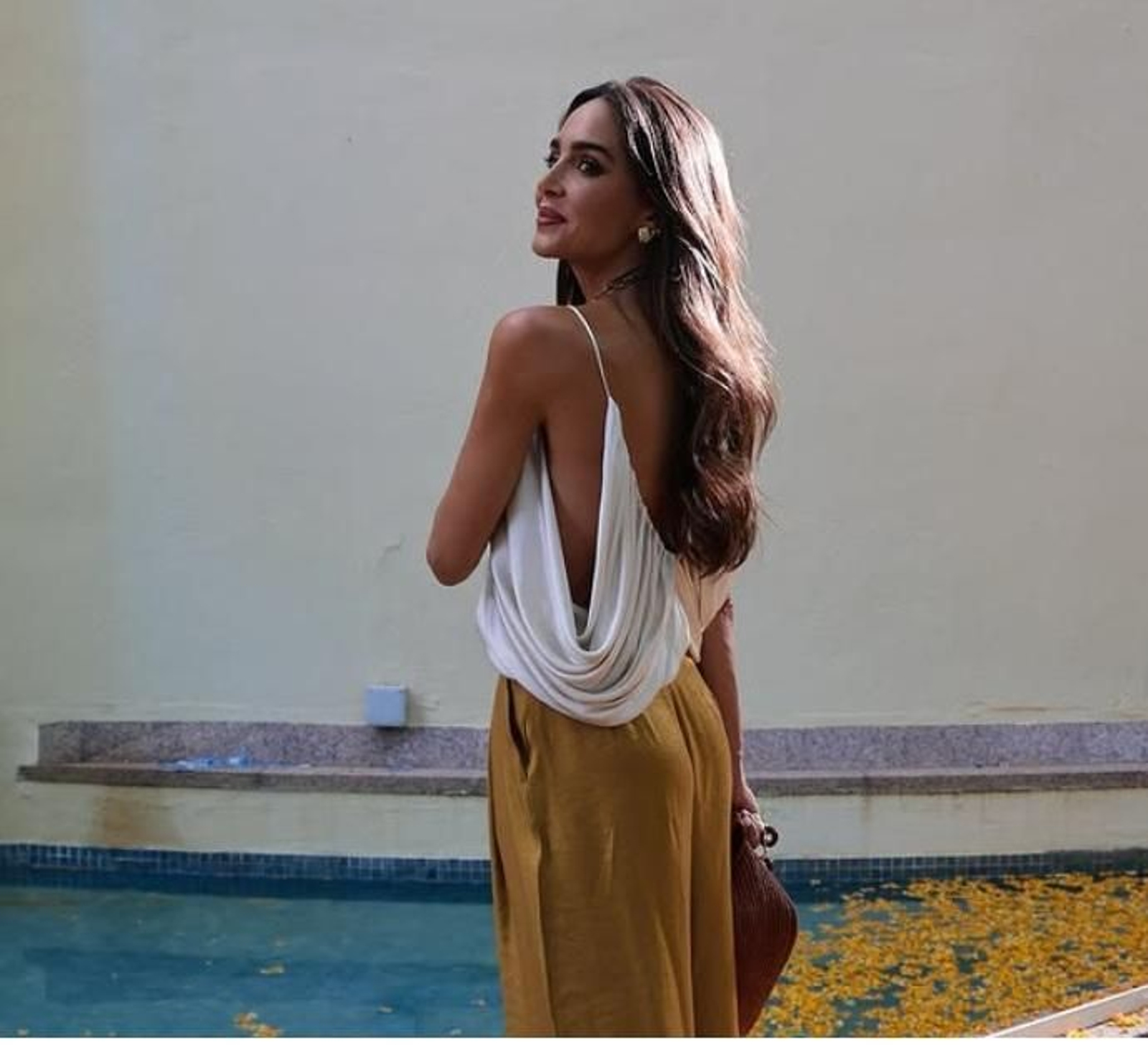 Colas en Zara por sus nuevos pantalones anchos: Son cómodos, elegantes y quedan ideales con blusitas y camisetas.