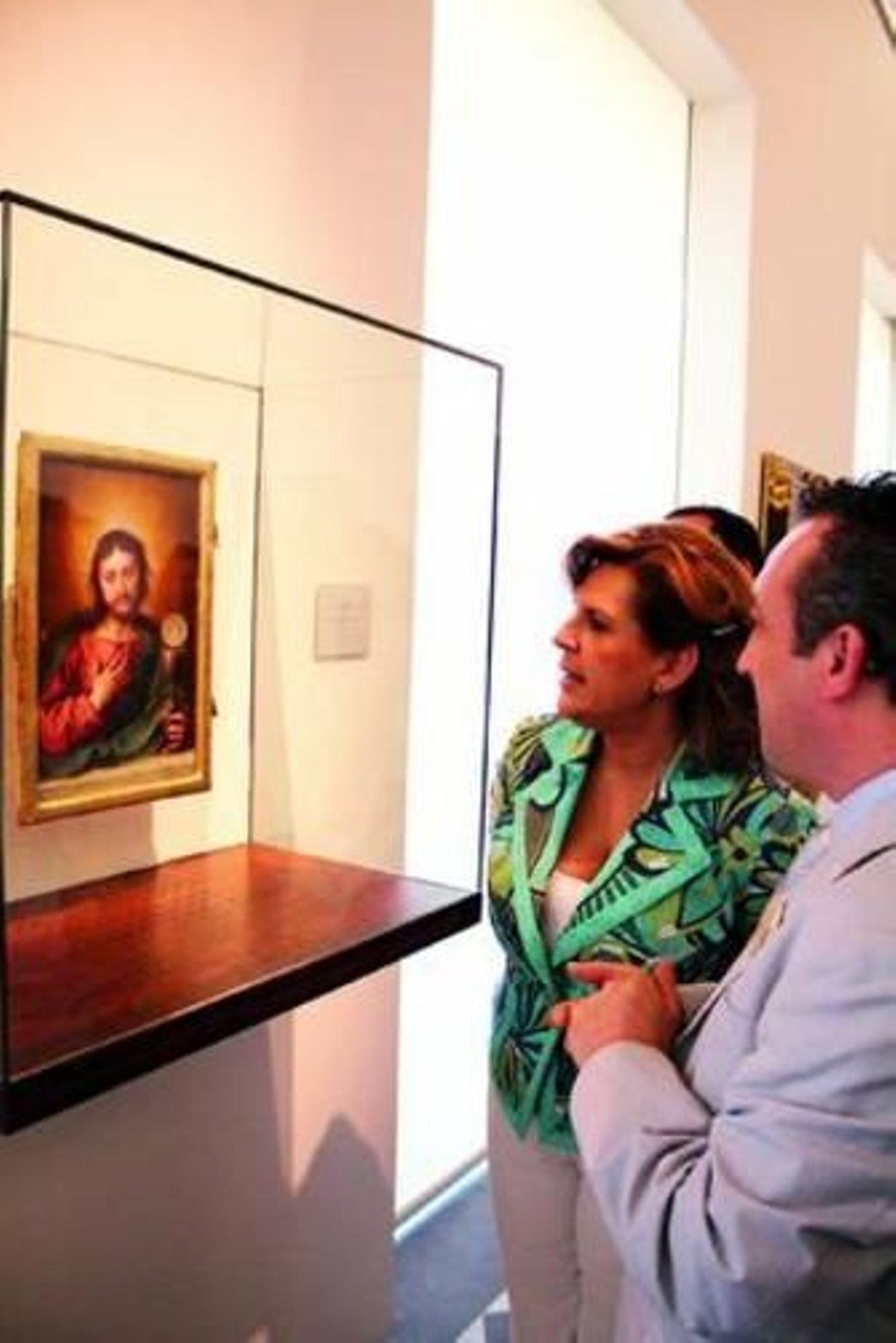 La consejera, ante el 'nuevo' Alonso Cano del Museo de Bellas Artes. La consejera, ante el 'nuevo' Alonso Cano del Museo de Bellas Artes.