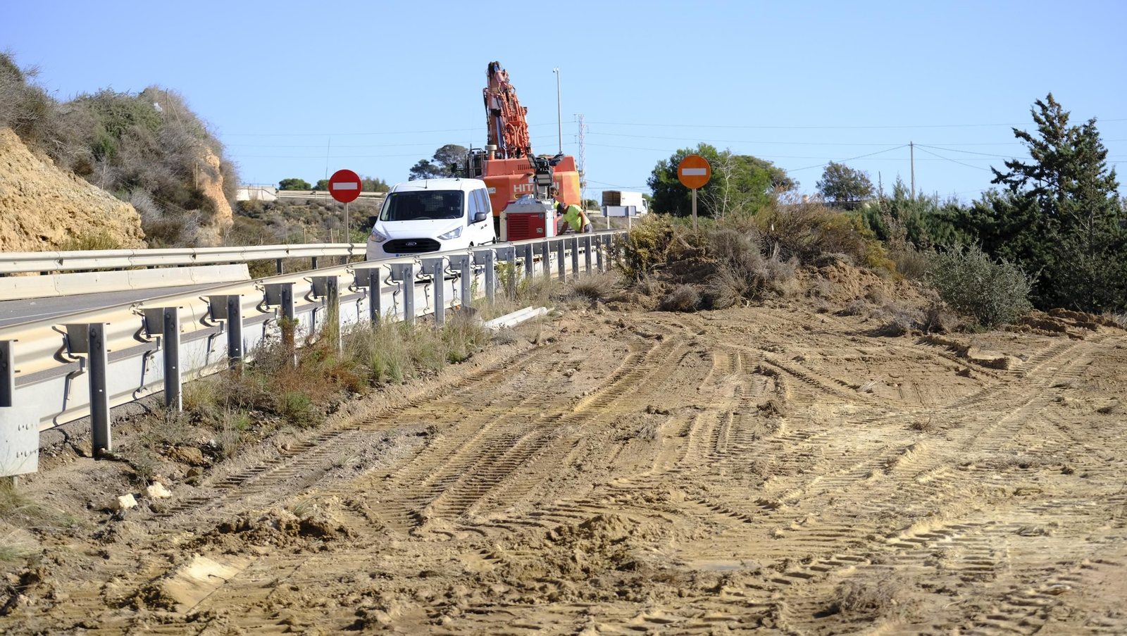 Reparación de los daños por la dana en la Autovía del Mediterráneo, en imágenes