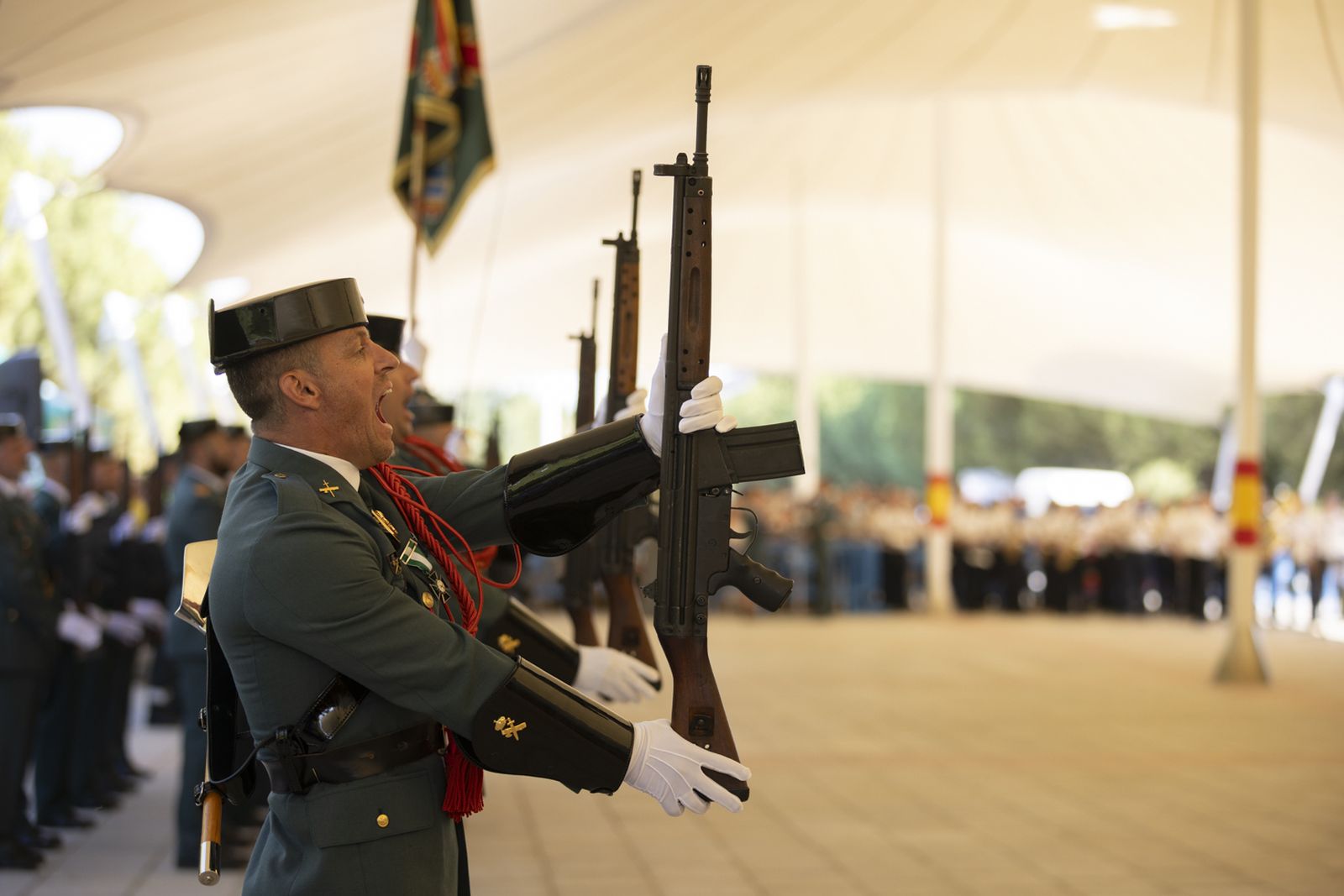 Imágenes de los actos de celebración de la festividad de la patrona de la Guardia Civil, la Virgen del Pilar.
