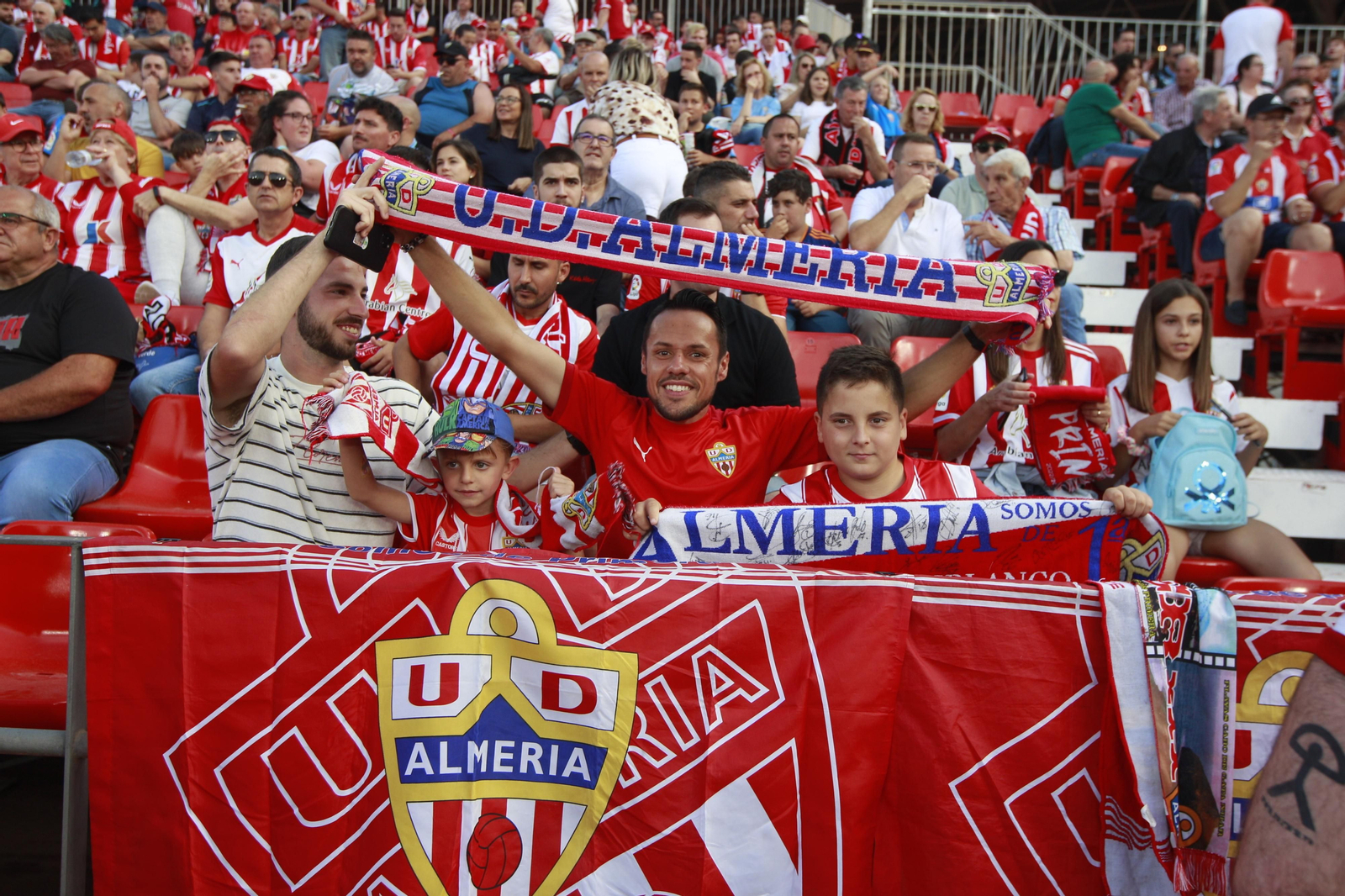 Imágenes del partido U.D. Almería-Real Valladolid C.F.