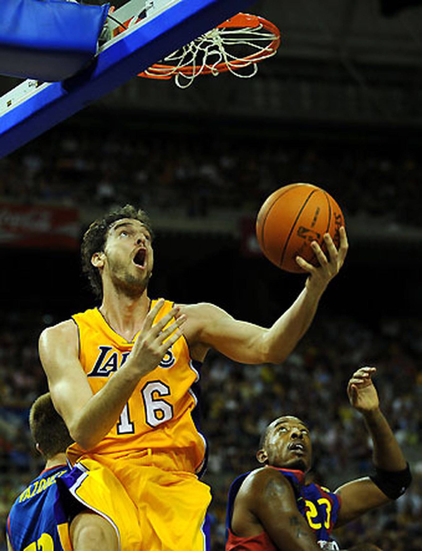 El Barcelona tumba a los Lakers (92-88)