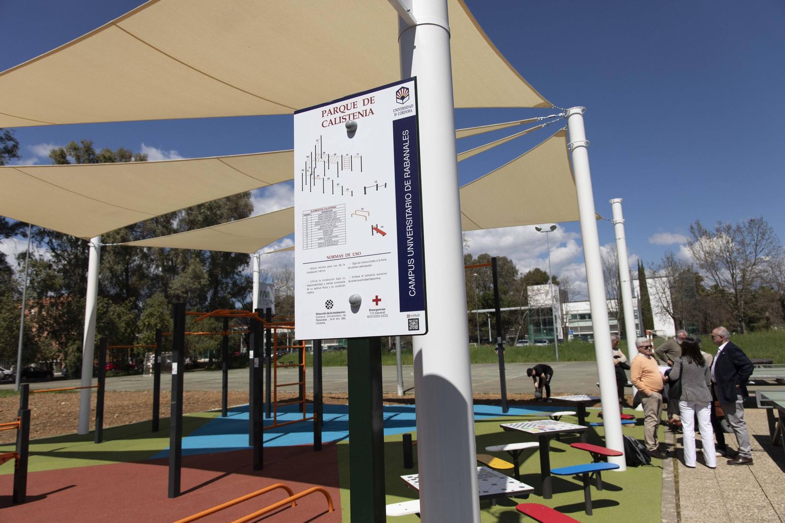 El parque de calistenia del Campus de Rabanales, en imágenes