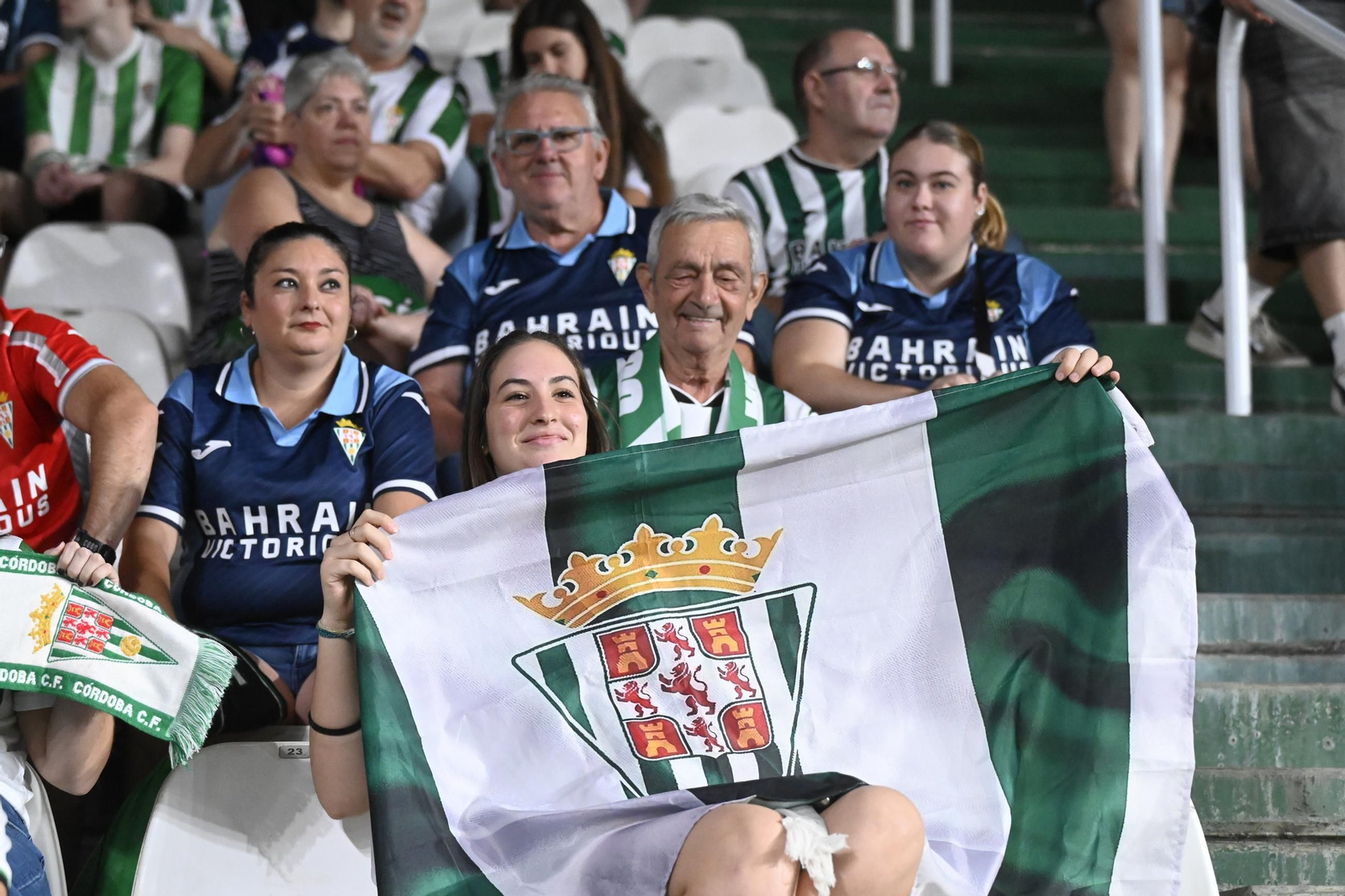 Las mejores fotos del ambiente en El Arcángel para el Córdoba CF - Racing de Santander
