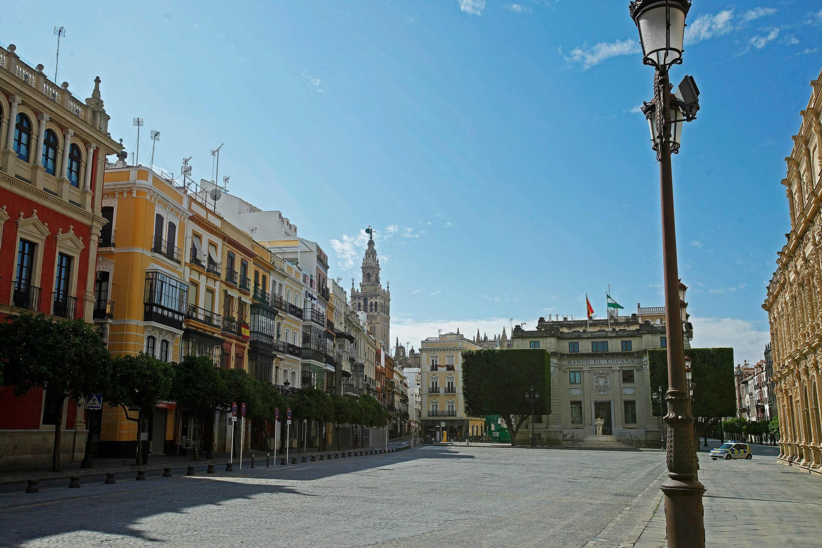 Cinco años del confinamiento por el Covid: las mejores fotos de la pandemia en Sevilla