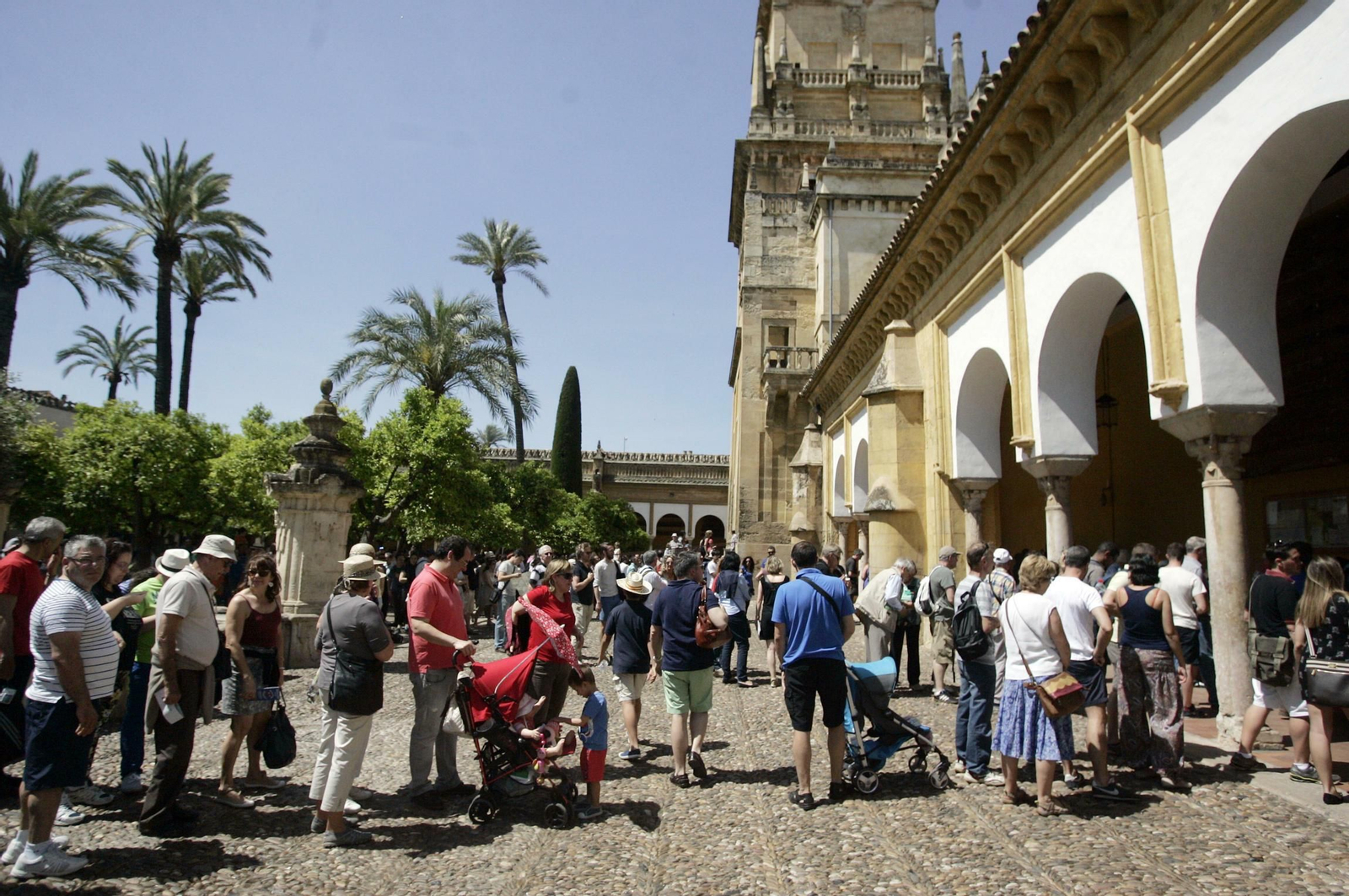 Colas en las taquillas de acceso a la Mezquita-Catedral.