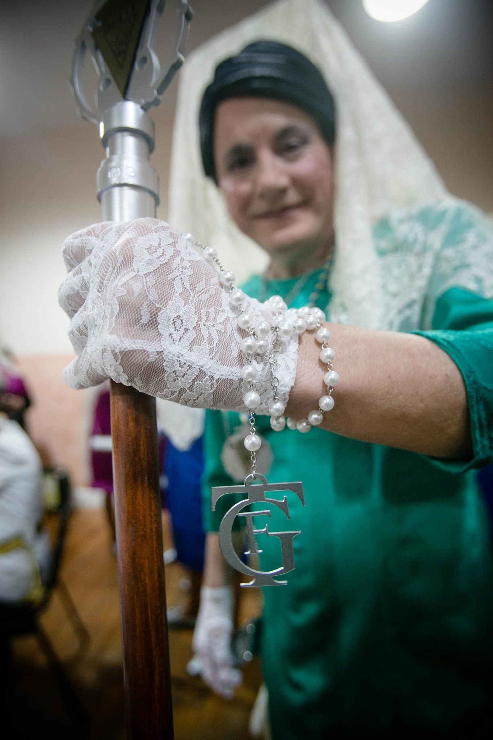 Algunos componentes del coro de Valdés, "Siguiendo tus pasos, Cádiz" momentos antes de salir al escenario.