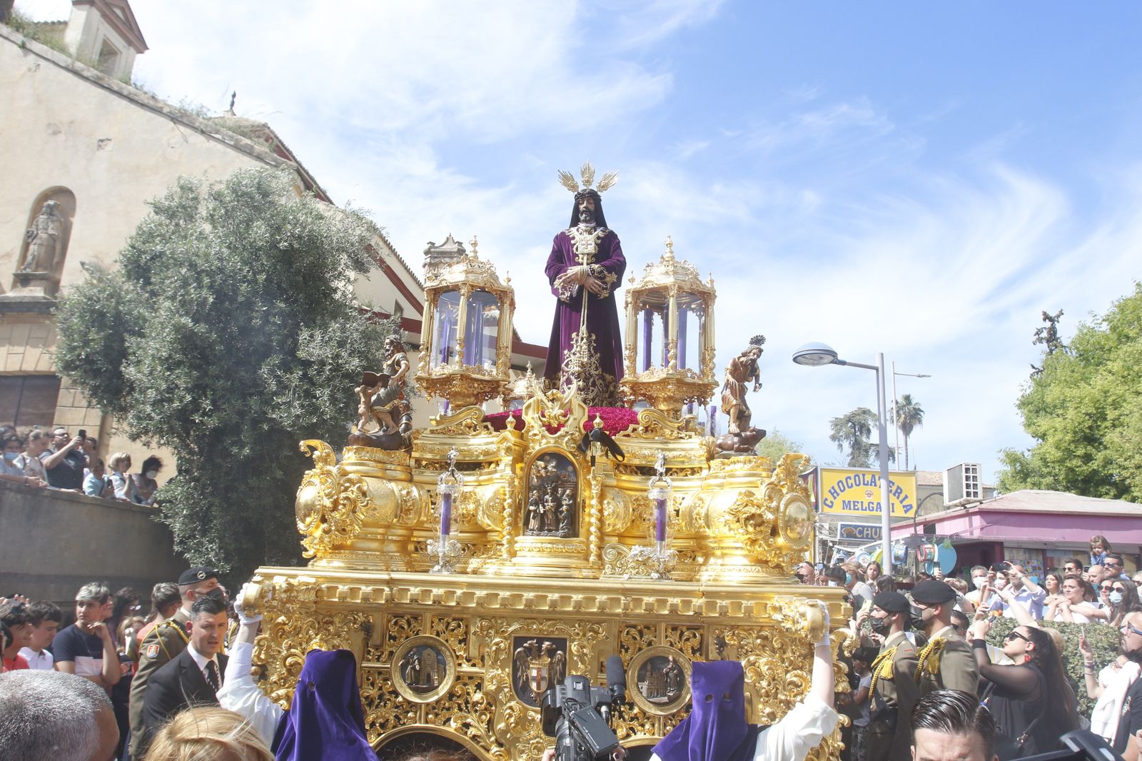 Domingo de Ramos en Córdoba: La procesión del Rescatado, en imágenes