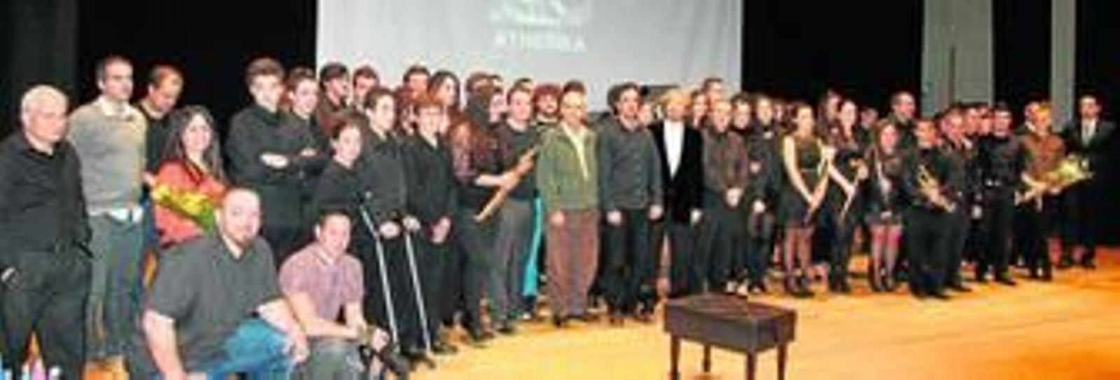 Algunos de los artistas que participaron en el concierto solidario de Rafael Prado en Nerva.