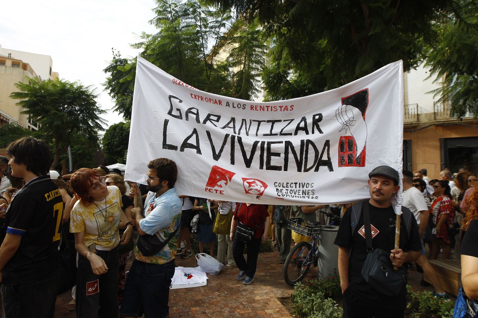 Manifestación en Almería por el derecho a la vivienda, en imágenes