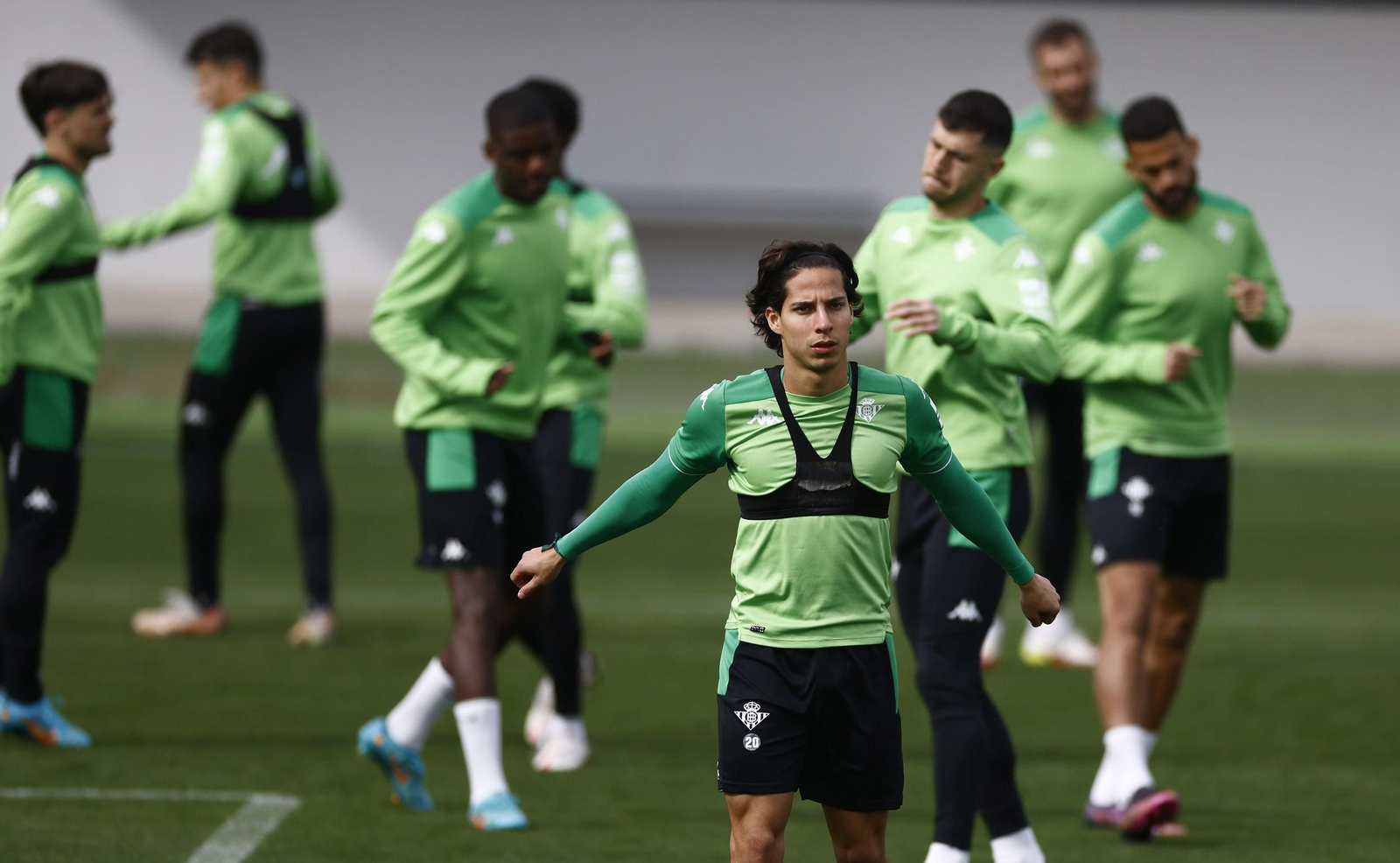 Diego Lainez, en el entrenamiento de este sábado.