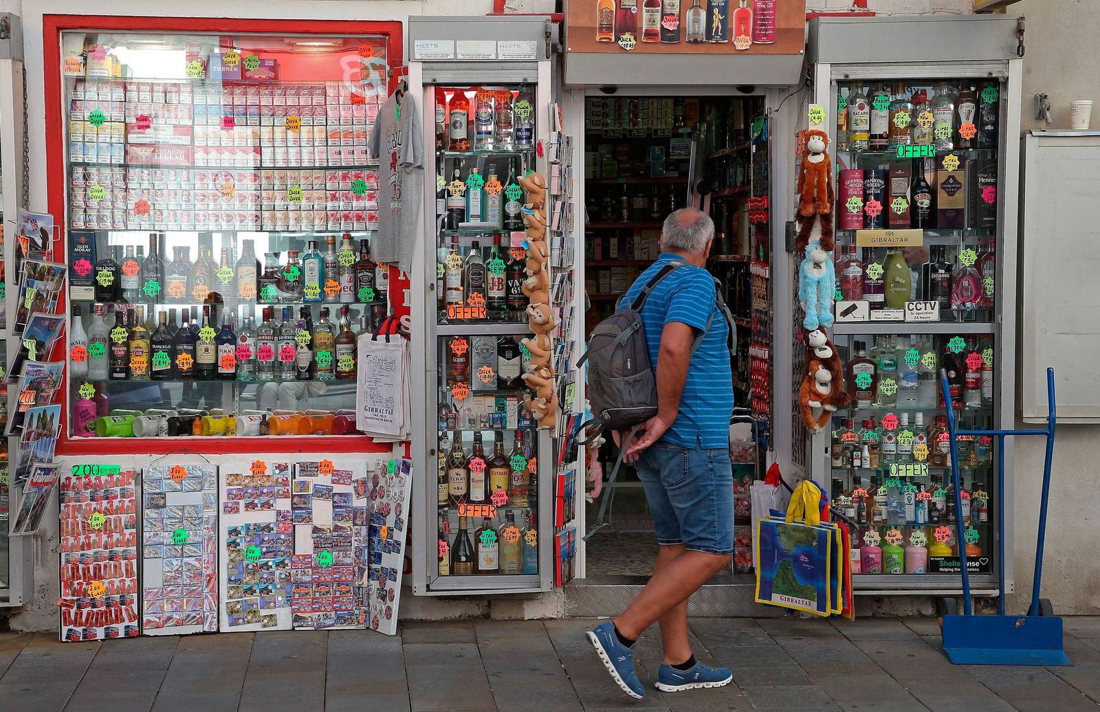 Una tienda de tabaco y alcohol en Gibraltar.