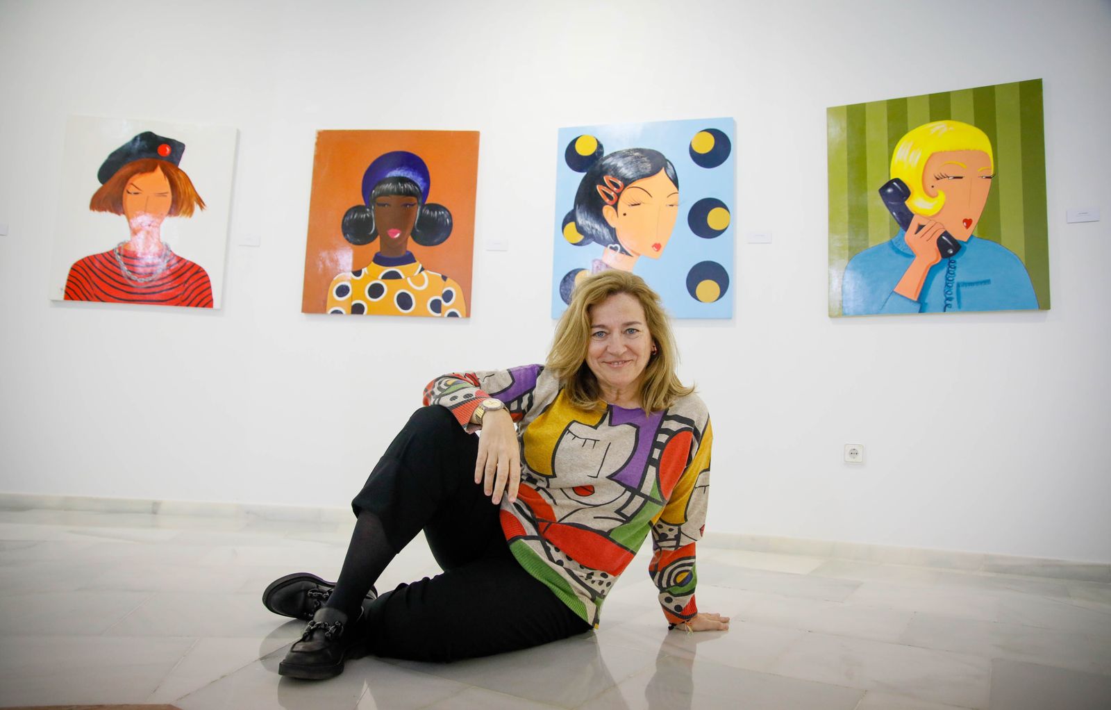 Carmen Selfa en la sala Perceval del Museo de Arte donde expone su obra pictórica.