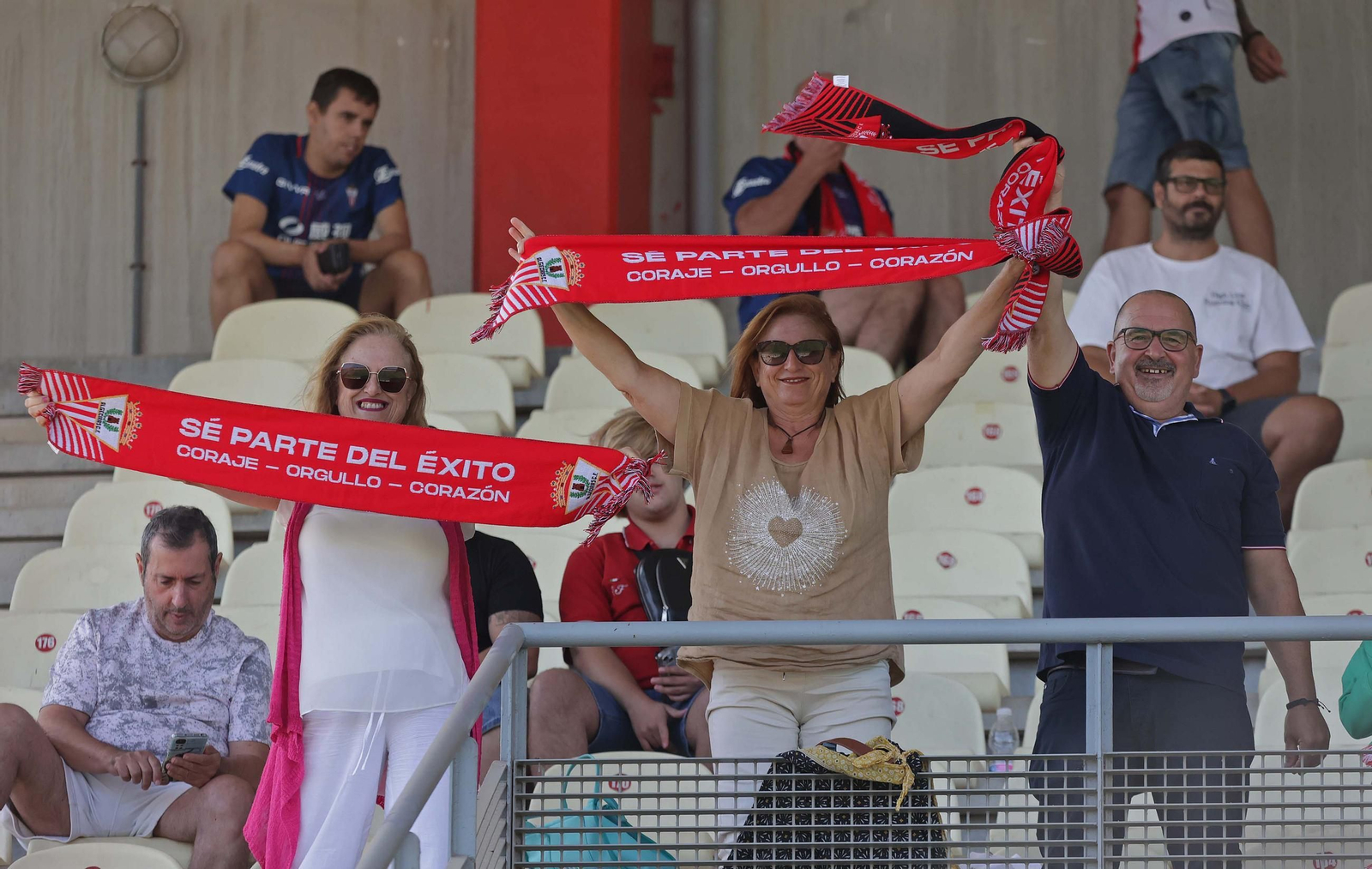 Búscate en el Nuevo Mirador durante el Algeciras CF - Marbella FC