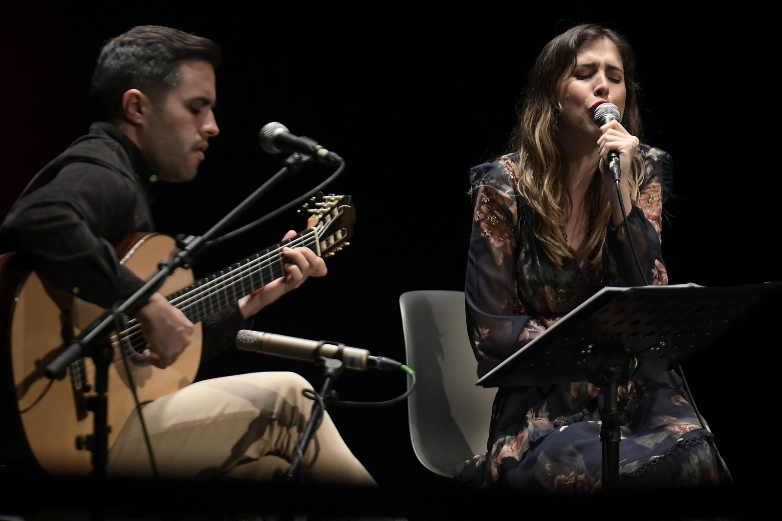 El recital de Carmen Muyor y Quique Peña tuvo un acento granadino