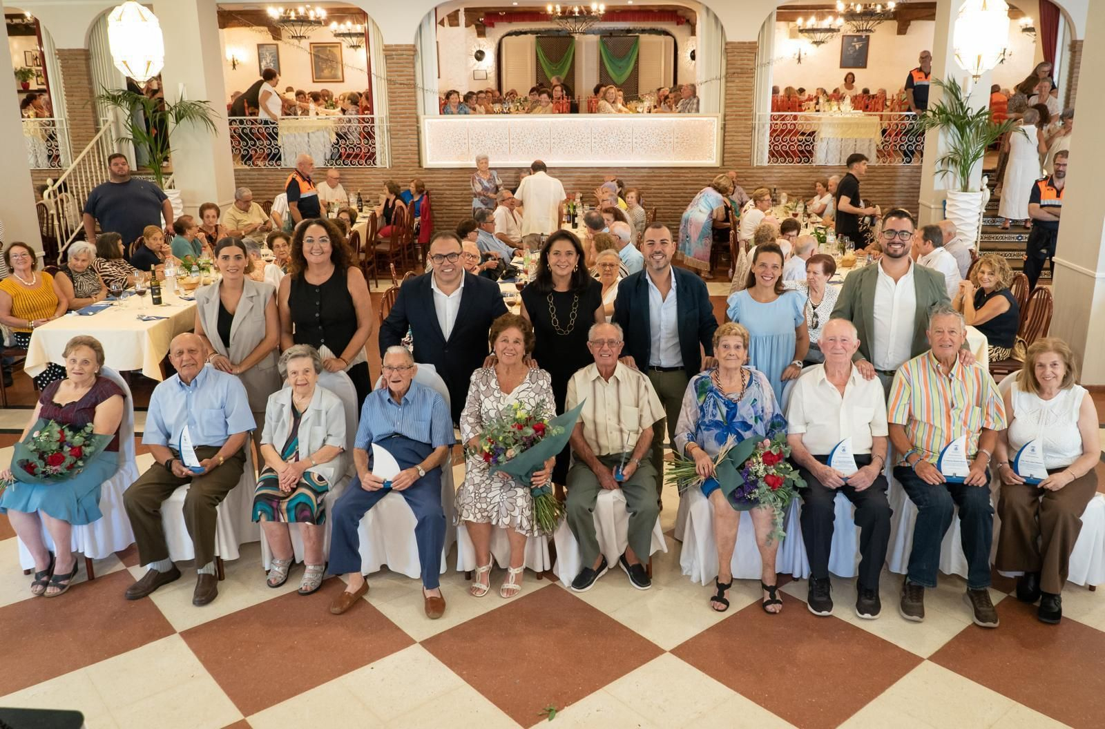 Foto de familia con los galardonados