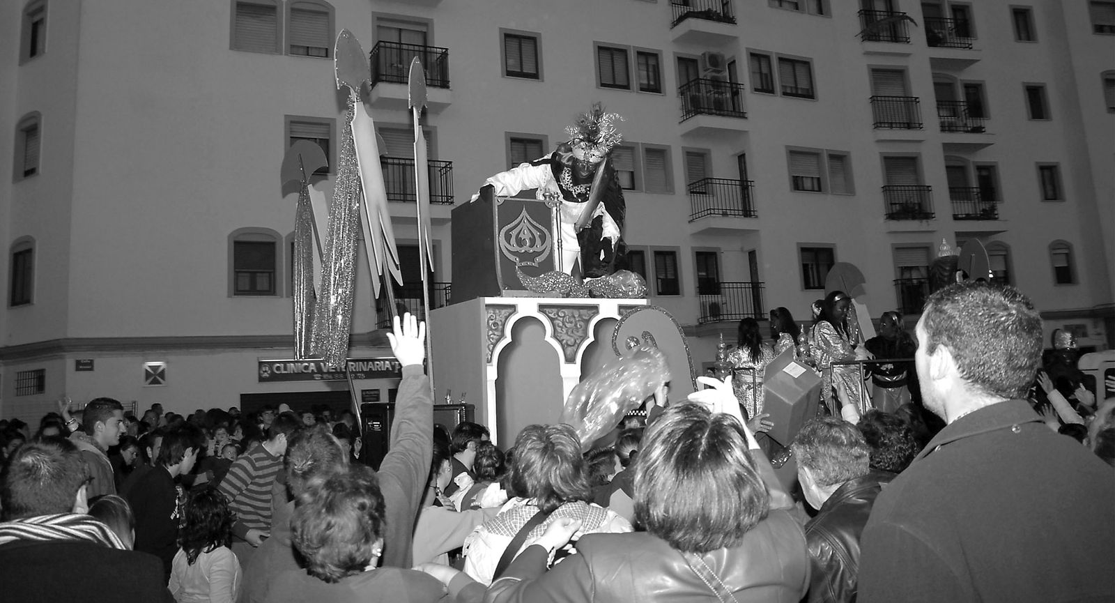 Carroza del Rey Baltasar (el hostelero Diego Montero) en la cabalgata de 2008 en San Fernando