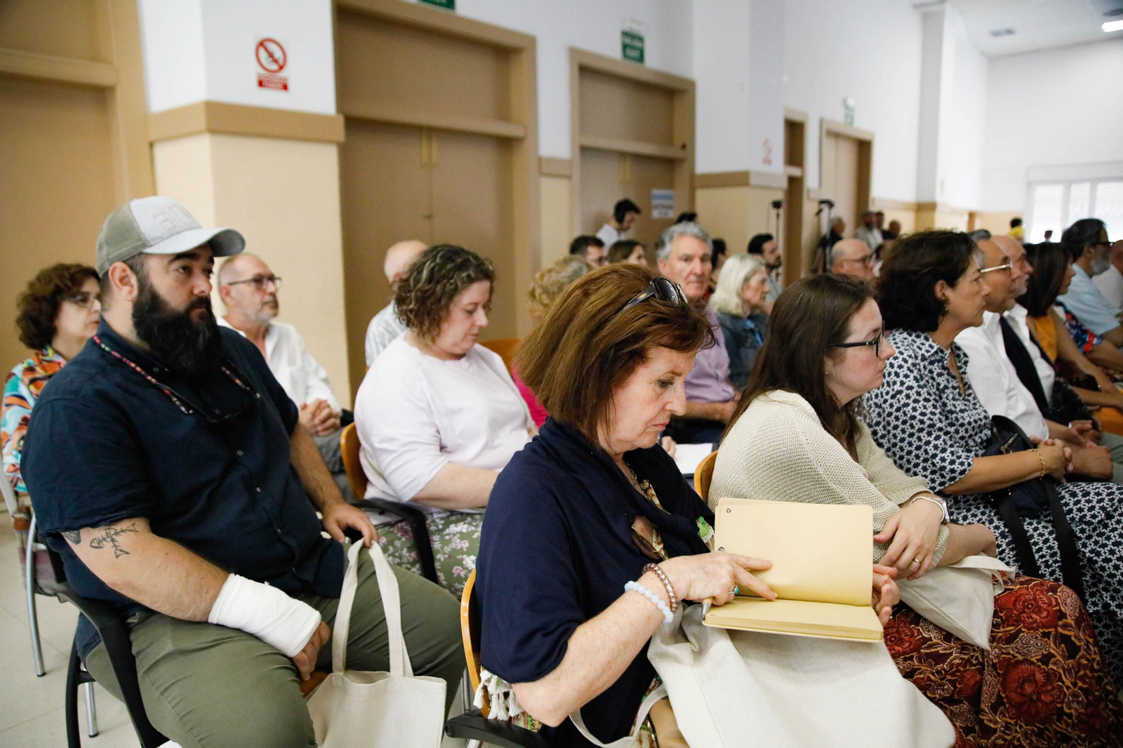 Imágenes de la entrega de los Escudos de Oro del IEA y la celebración de su Plenario