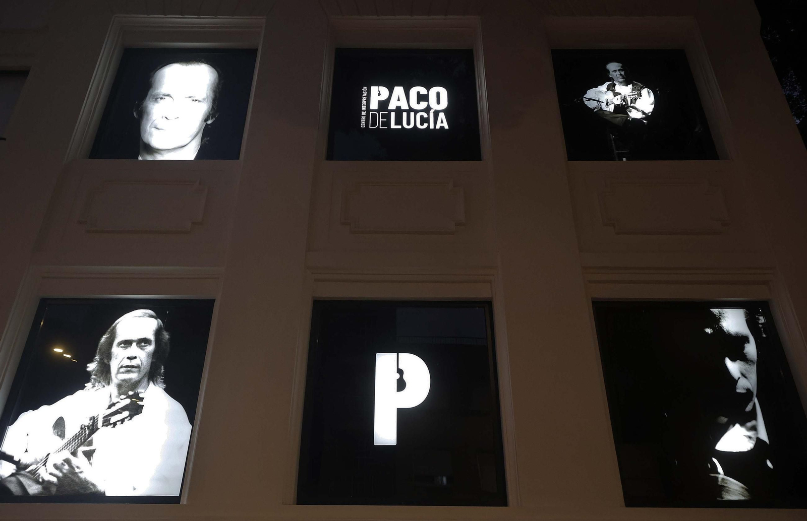 Fotos de los últimos preparativos del centro de interpretación Paco de Lucía en Algeciras