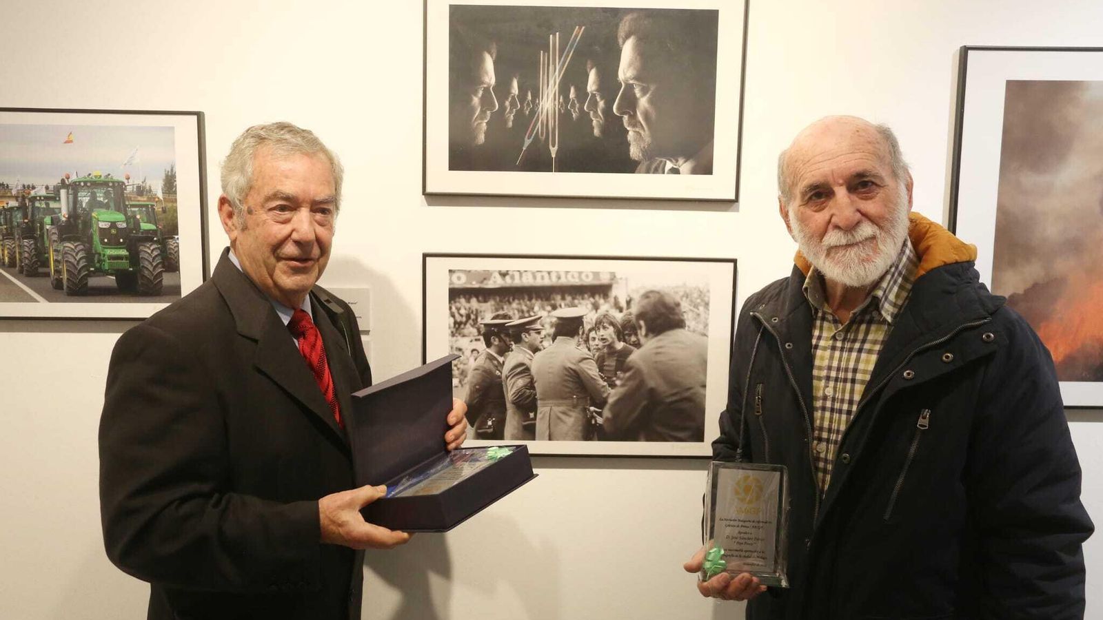 Los fotógrafos Pepe Ponce y Eugenio Griñán.