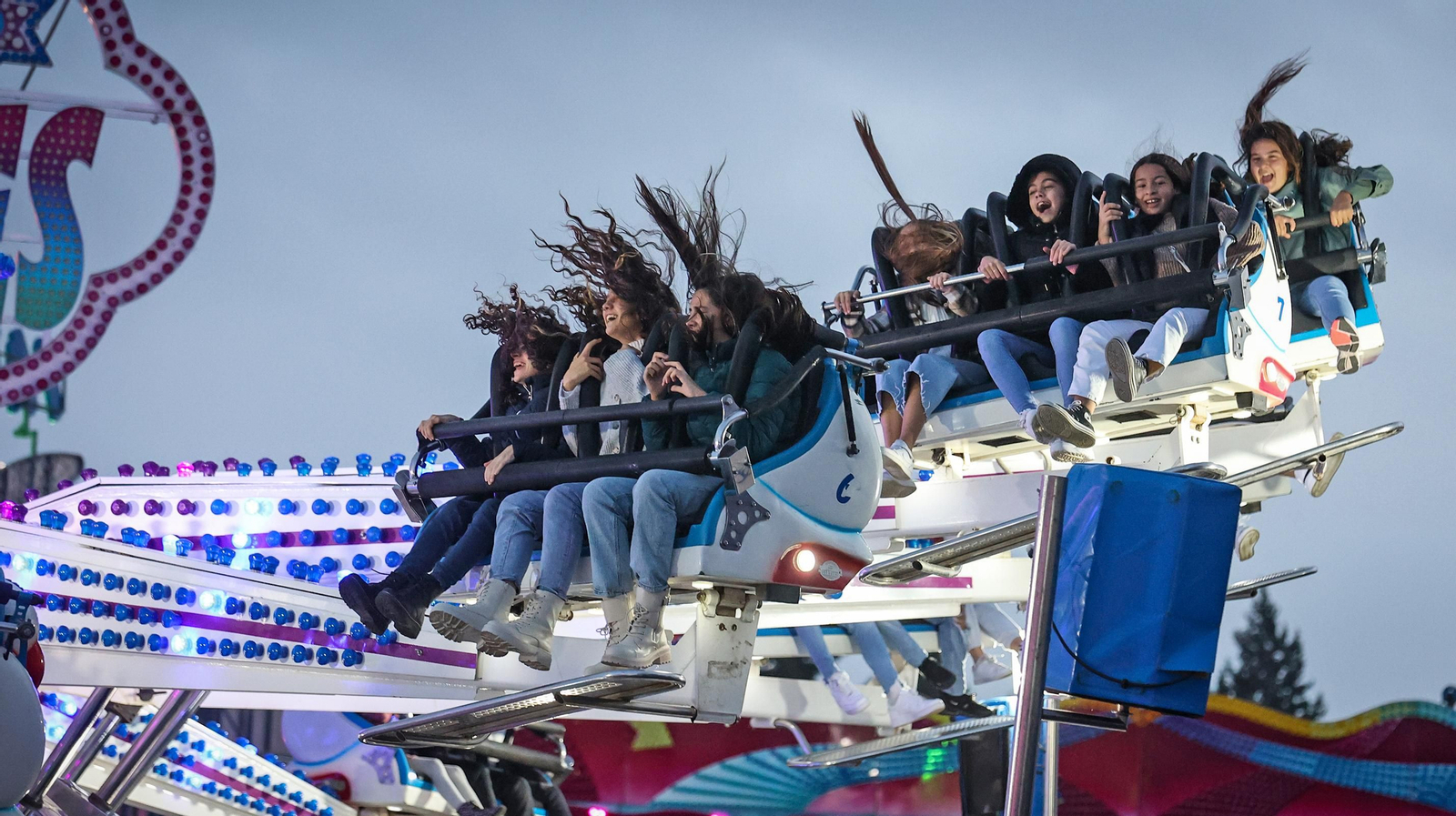Lleno absoluto en el parque de atracciones de Jerez