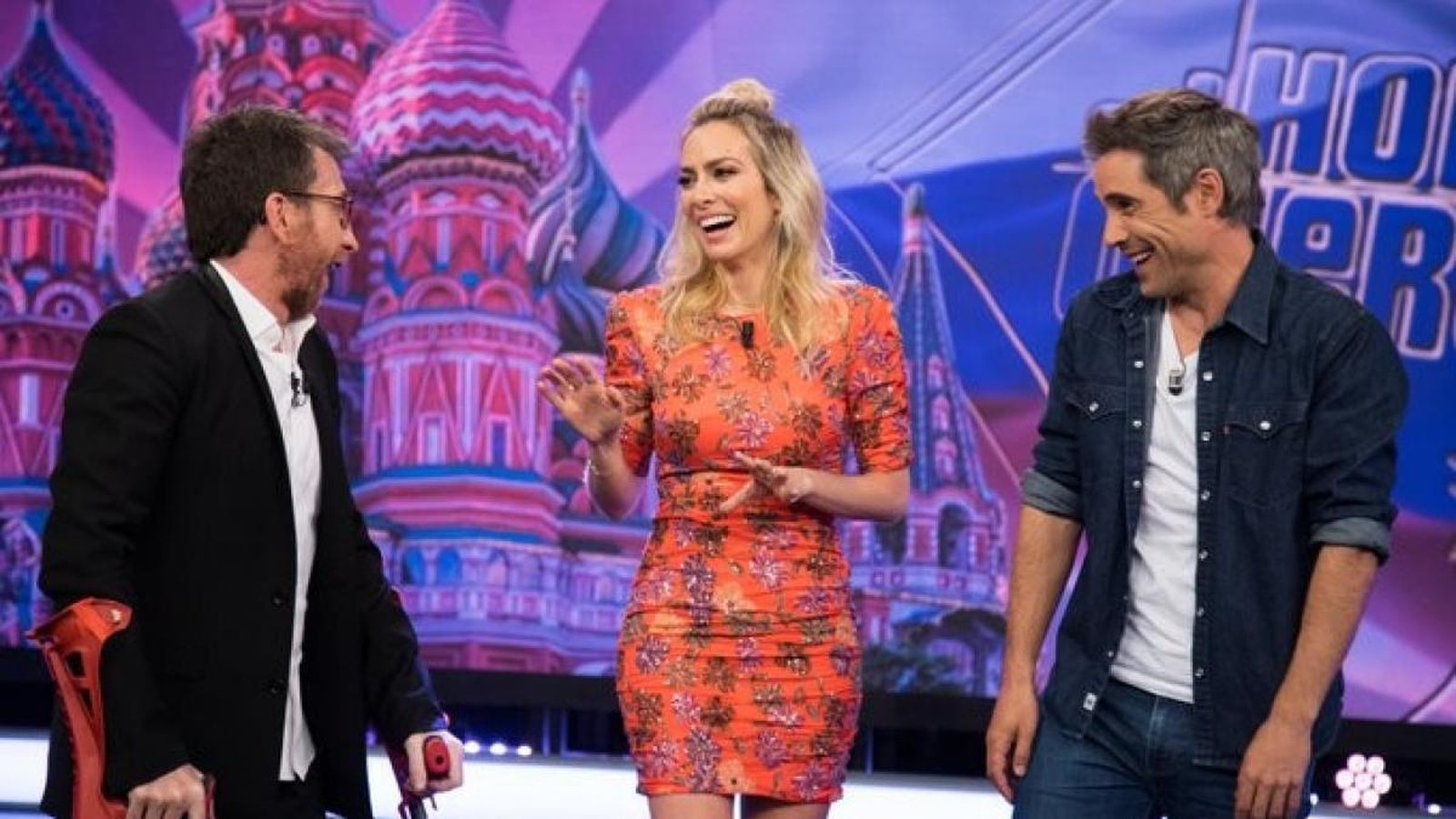 Kira MIró, con el actor Unax Ugalde y Pablo Motos, en una de sus visitas a 'El hormiguero 3.0'.