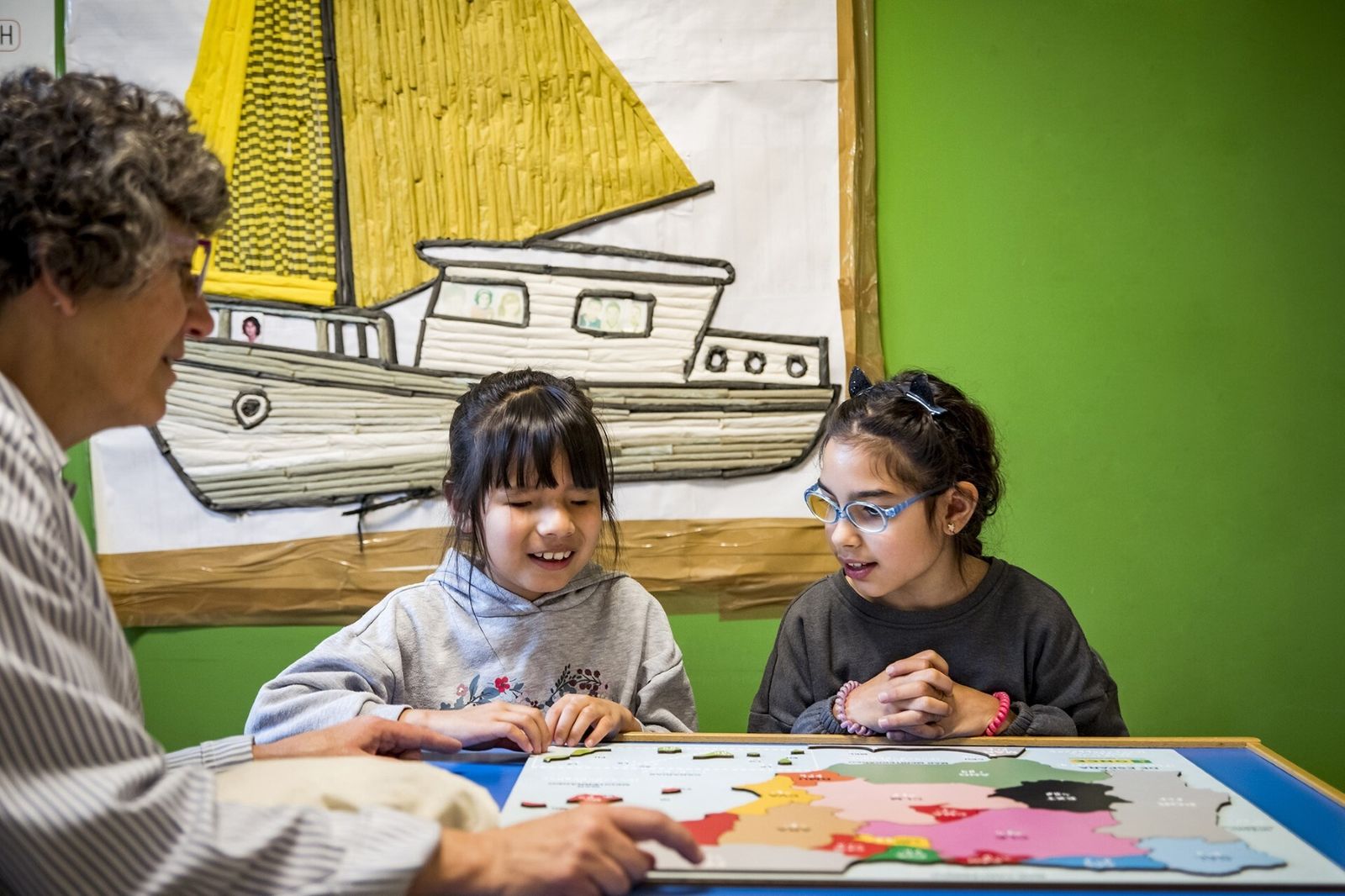 Alumnas con discapacidad visual.