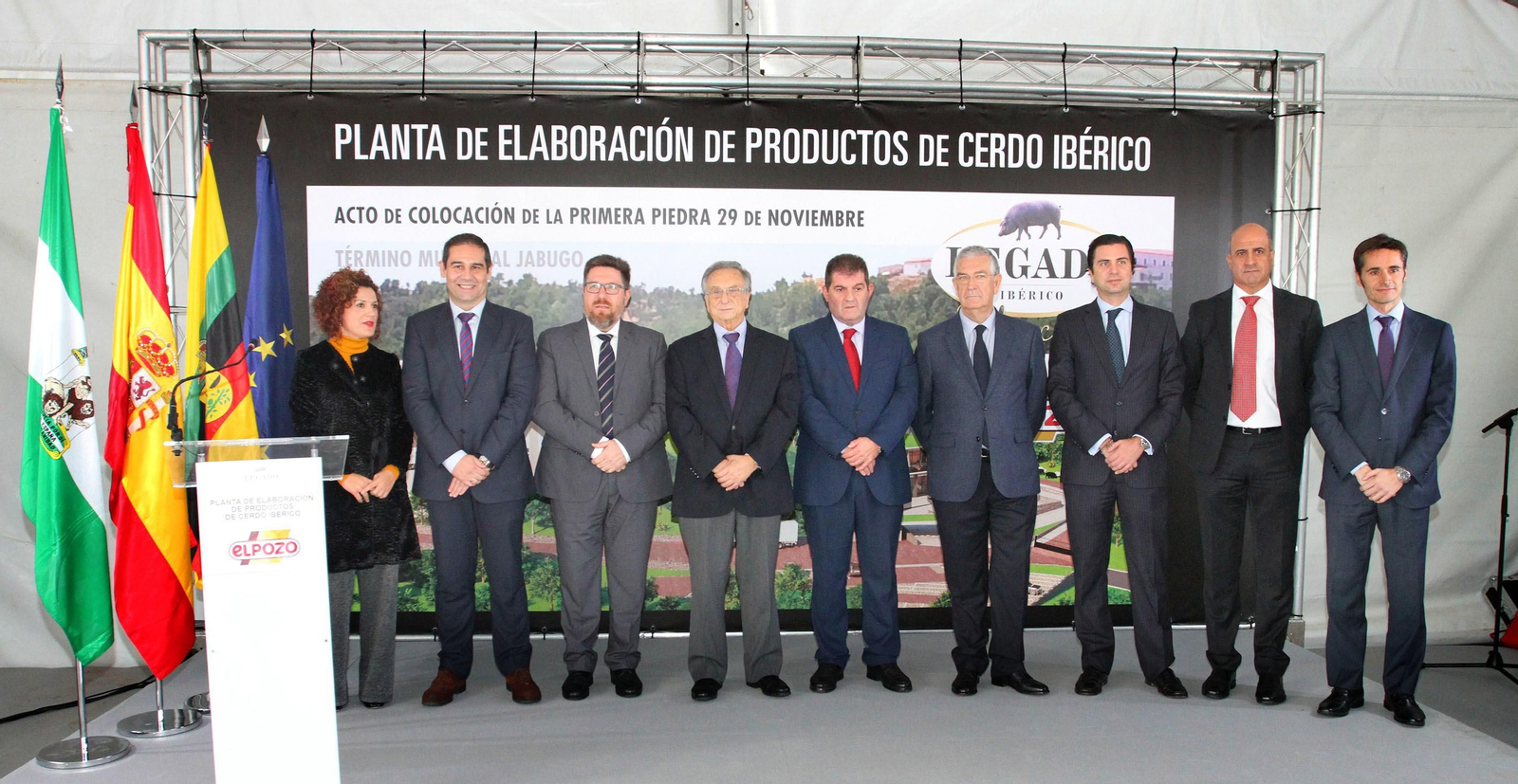 Imágenes de la colocación de la primera piedra de la planta de ElPozo en Jabugo.