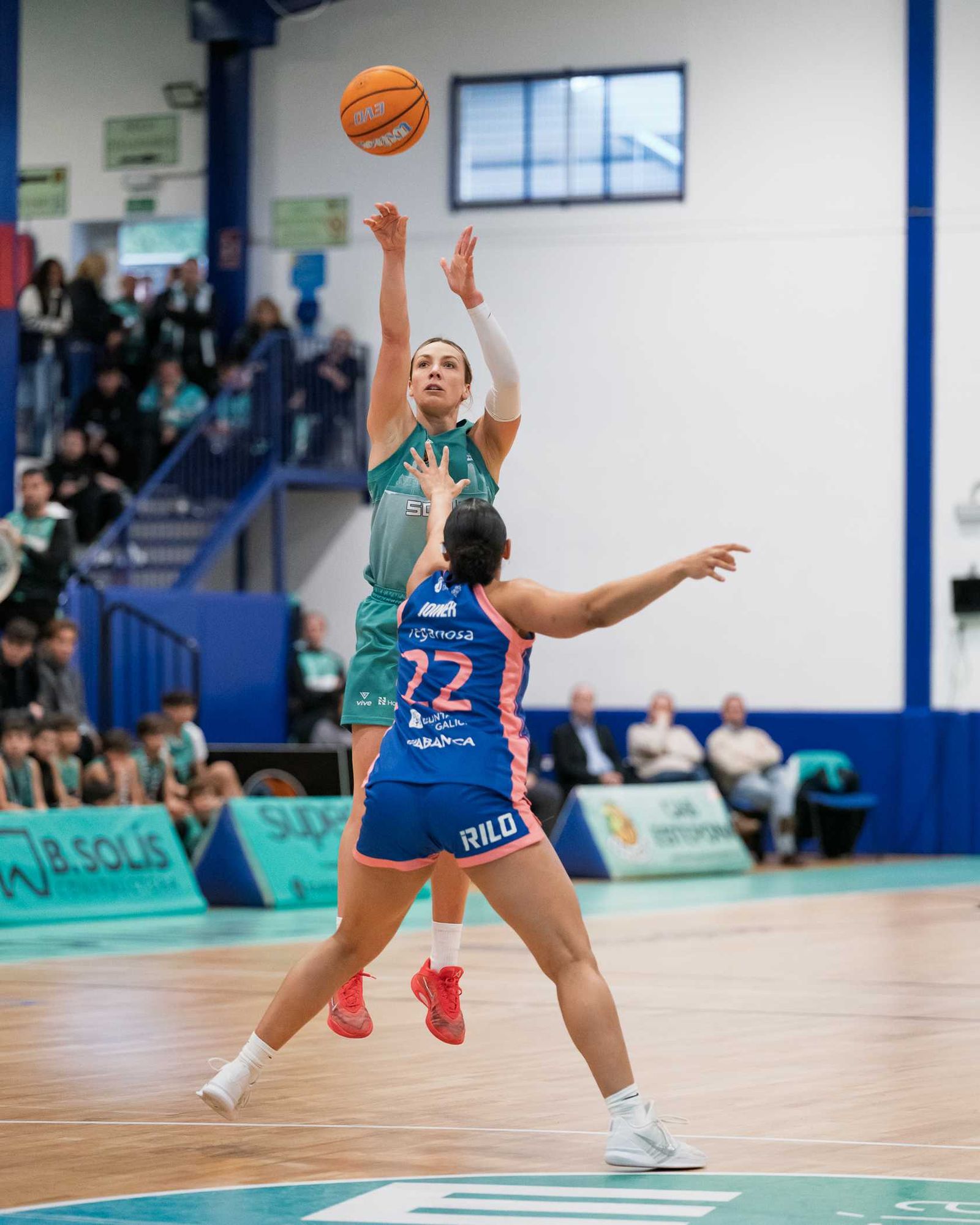 CAB Estepona-Baxi Ferrol: Partido redondo para hacer vibrar al Pineda