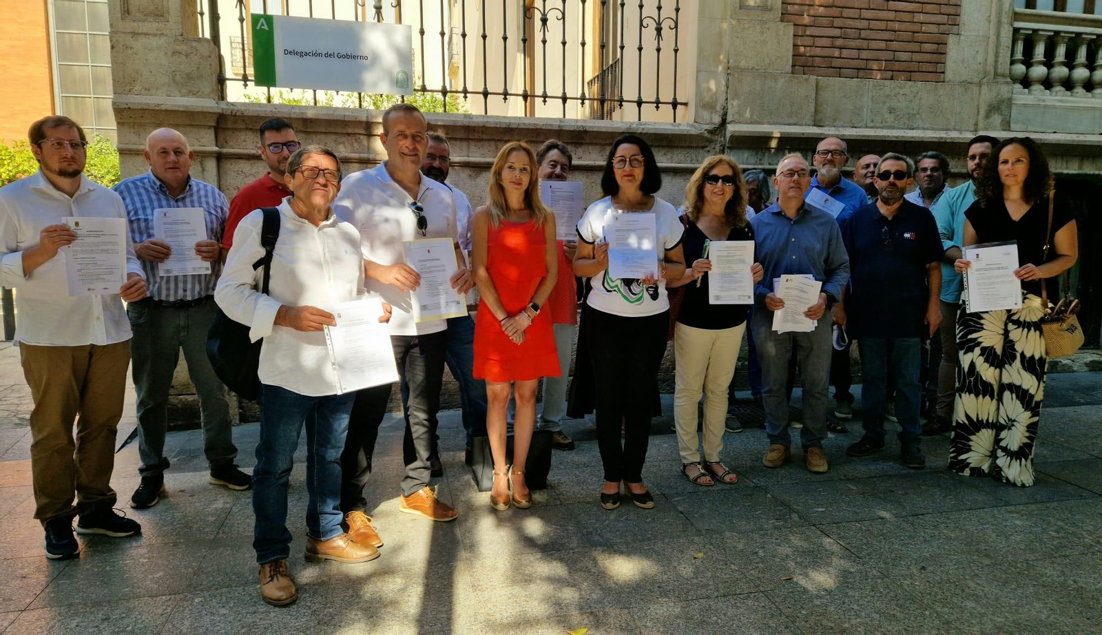Alcaldes de alcaldesas socialistas piden soluciones.