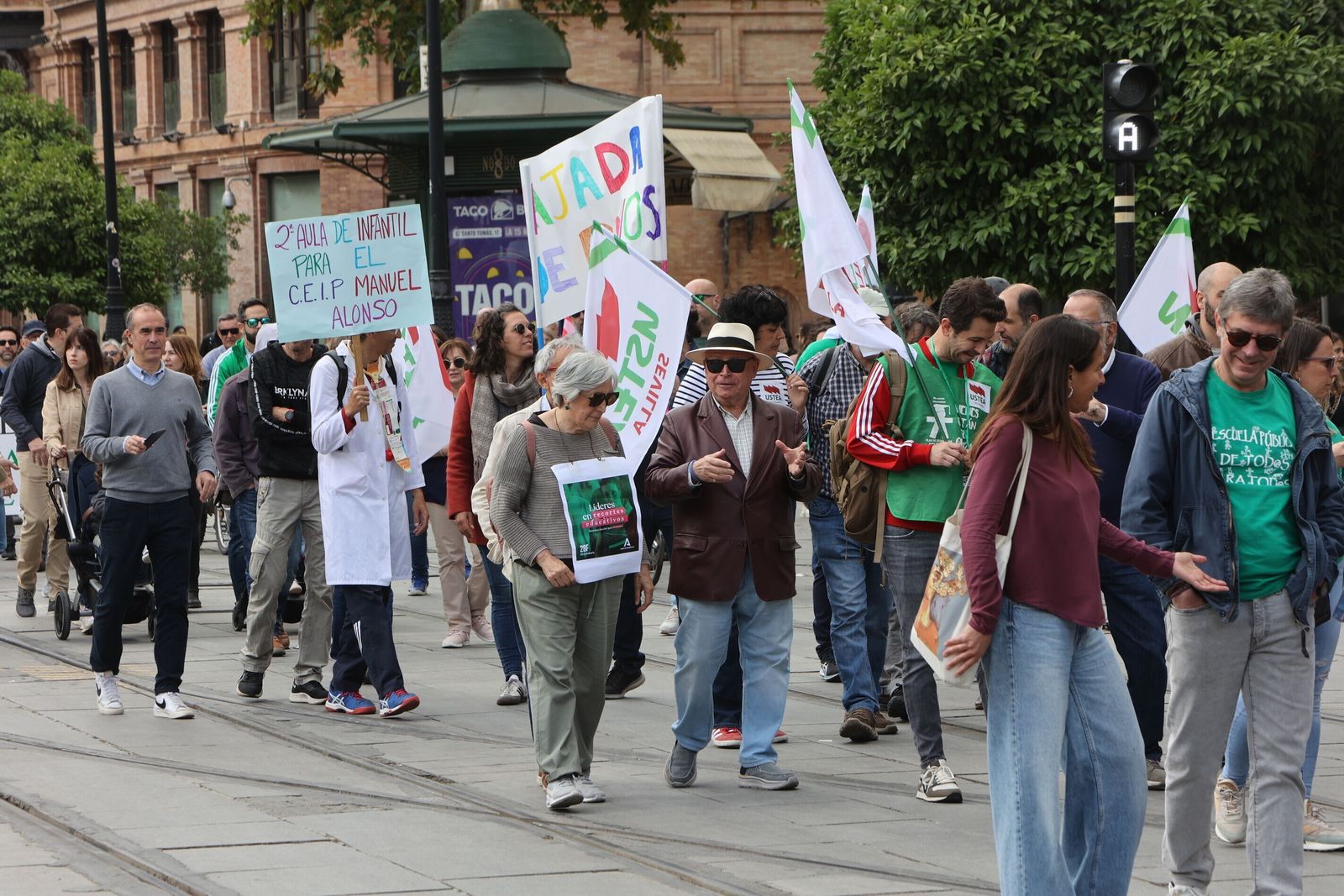 Manifestación en Sevilla de la Marea Verde Andaluza por una educación pública con más recursos