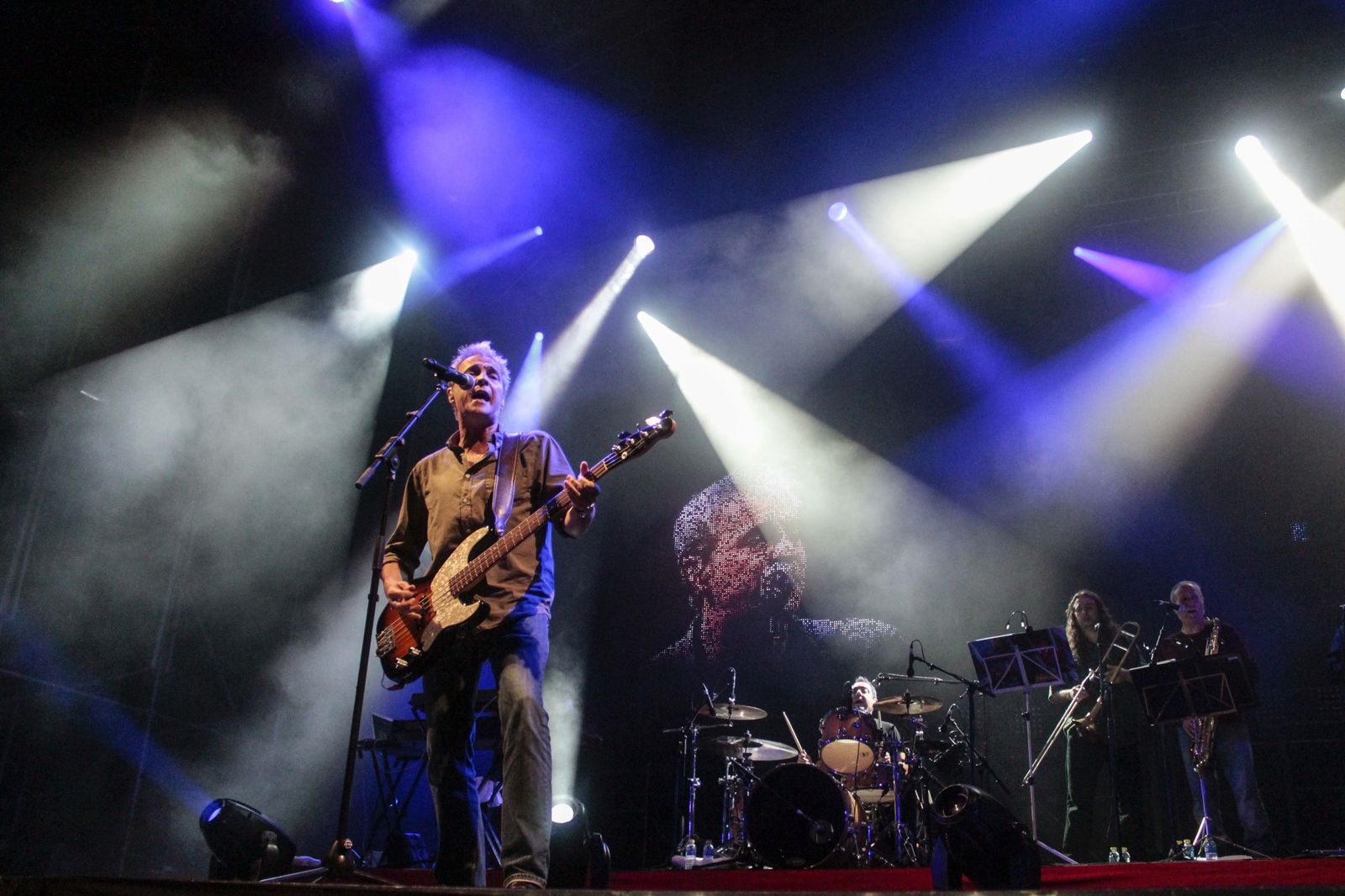 Concierto de Hombres G en Sevilla durante la gira '30 años y un día'