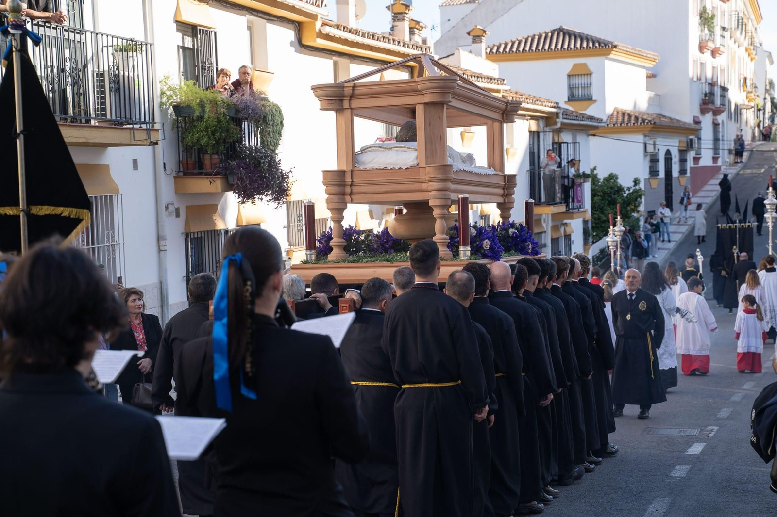 El Yacente y el Cristo de la Redención el Viernes Santo en Benalmádena, en fotos