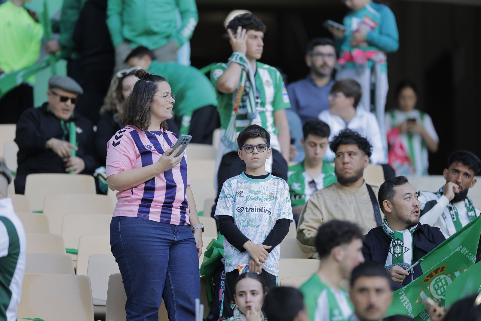Búscate en las fotos del Betis - Sevilla