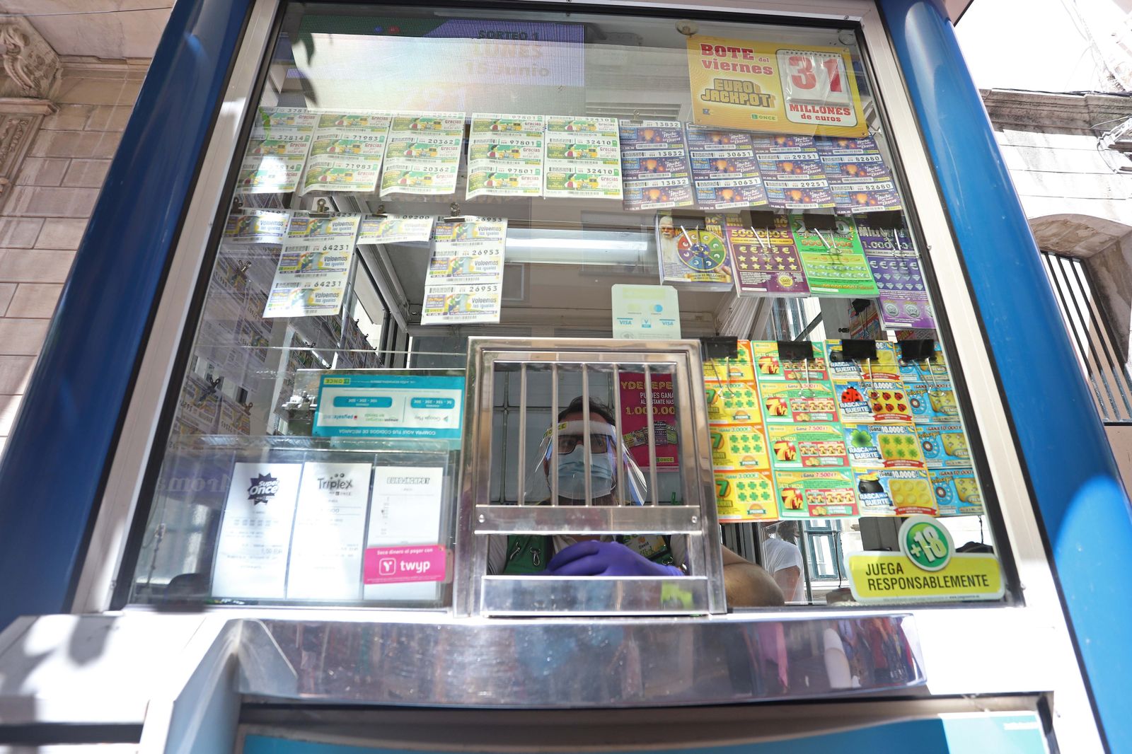 Imagen de archivo de un vendedor de cupones.