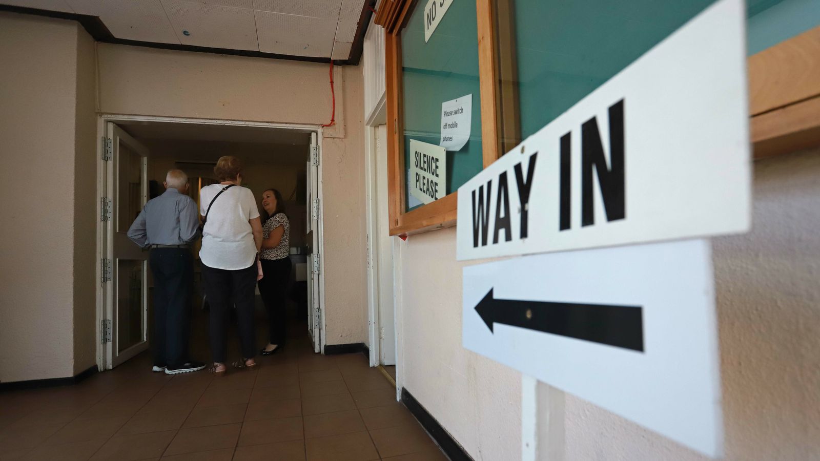 Las mejores fotos de la jornada electoral en Gibraltar