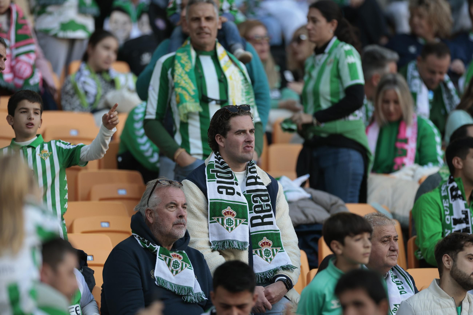 Búscate en las fotos del Betis - Girona