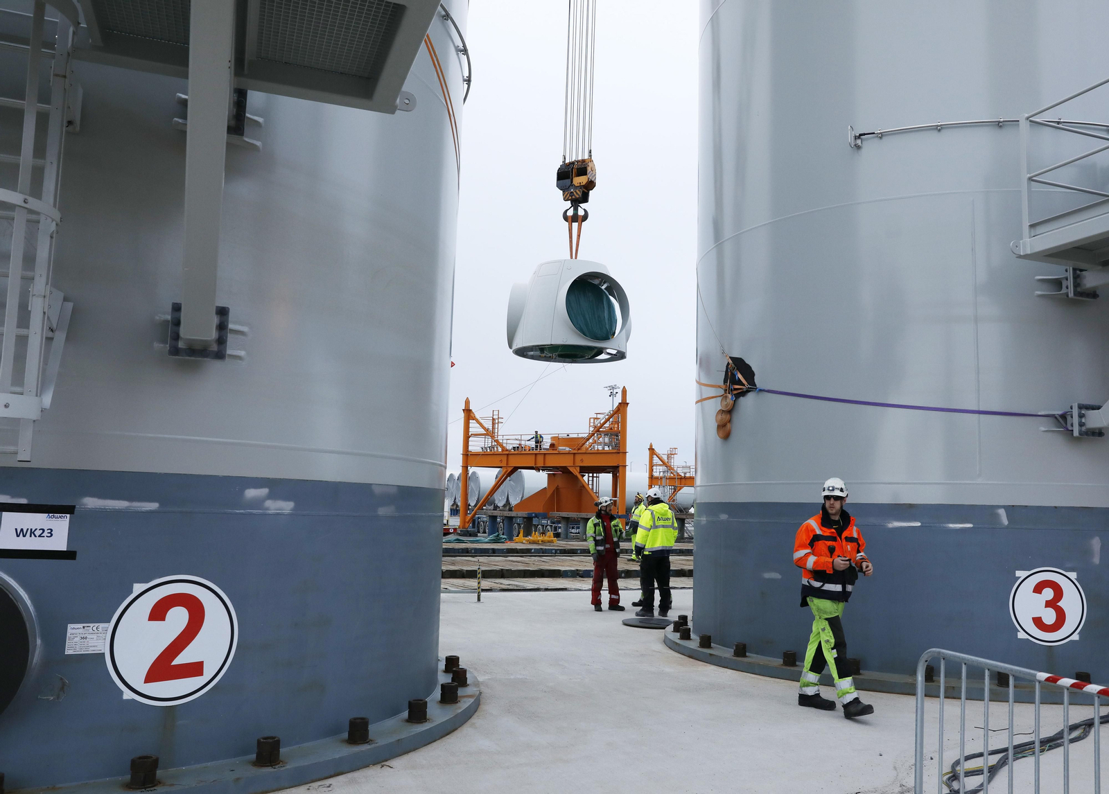 Puerto Real, presente en la estación eólico marina Wikinger