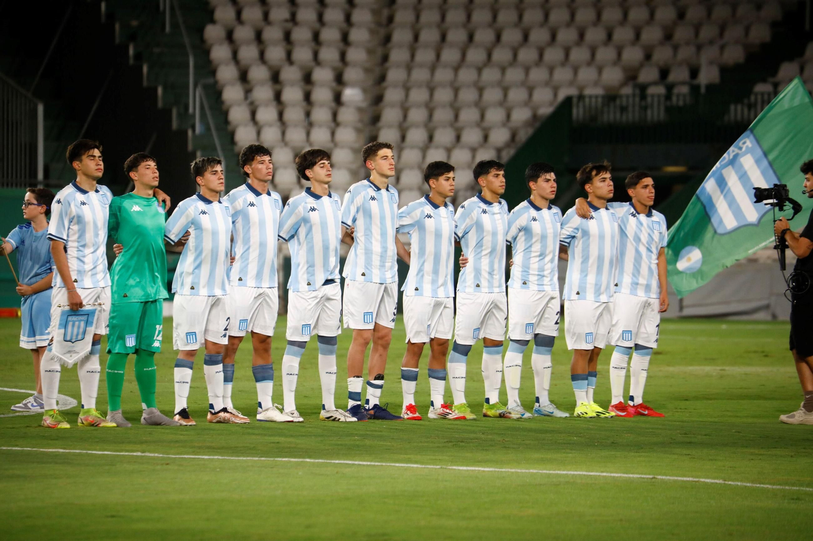 Las mejores fotos del Barcelona - Racing Club de la final del Mundial de Clubes juvenil en El Arcángel