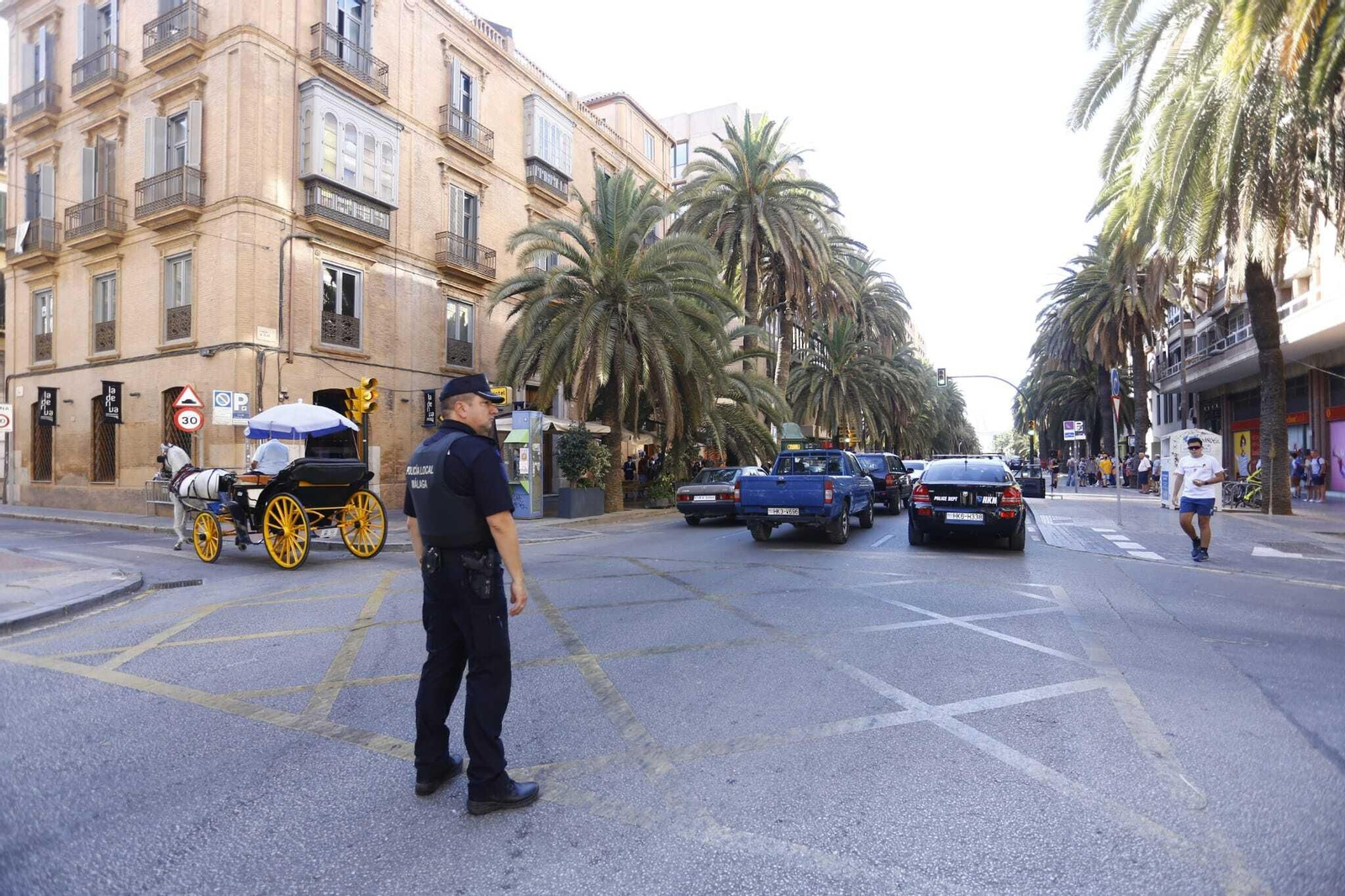 Las fotos del rodaje de la serie de Netflix 'Kaos' en el Centro de Málaga