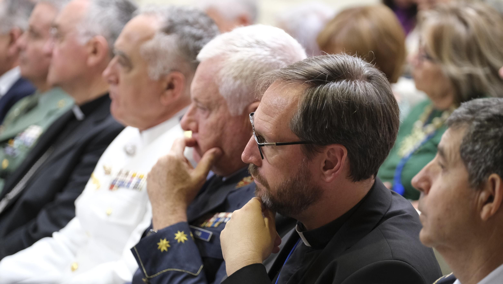 La Reina Sofía inaugura el I Congreso Internacional sobre ELA, en imágenes